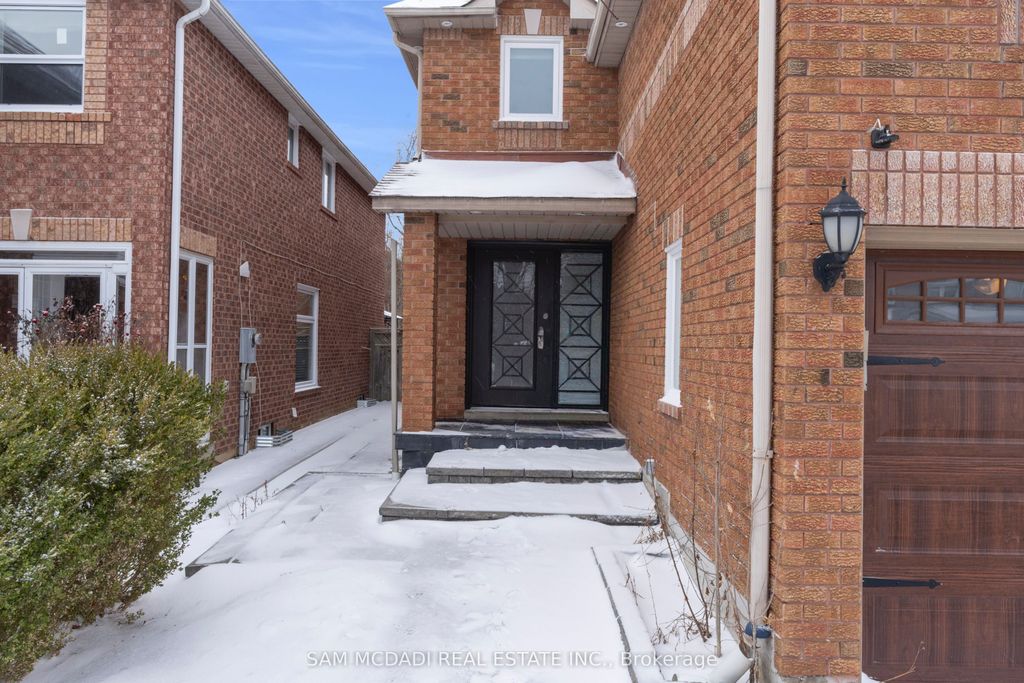 Photo of 3722 Densbury Drive, Mississauga, ON L5N 6Z1 (MLS # W12654334)