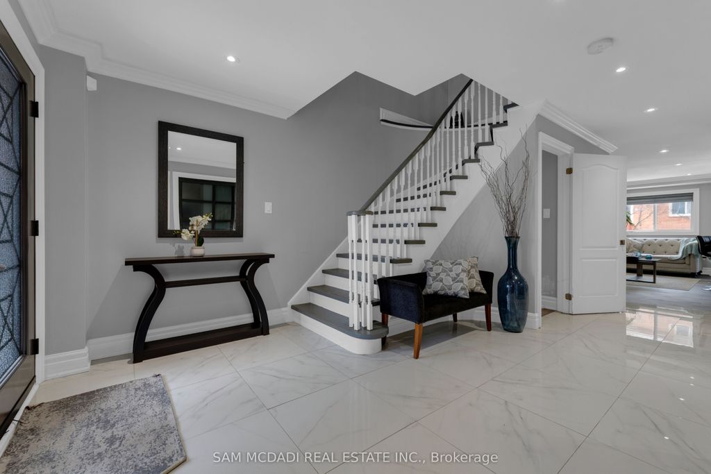 Photo of 3722 Densbury Drive, Mississauga, ON L5N 6Z1 (MLS # W12654334)