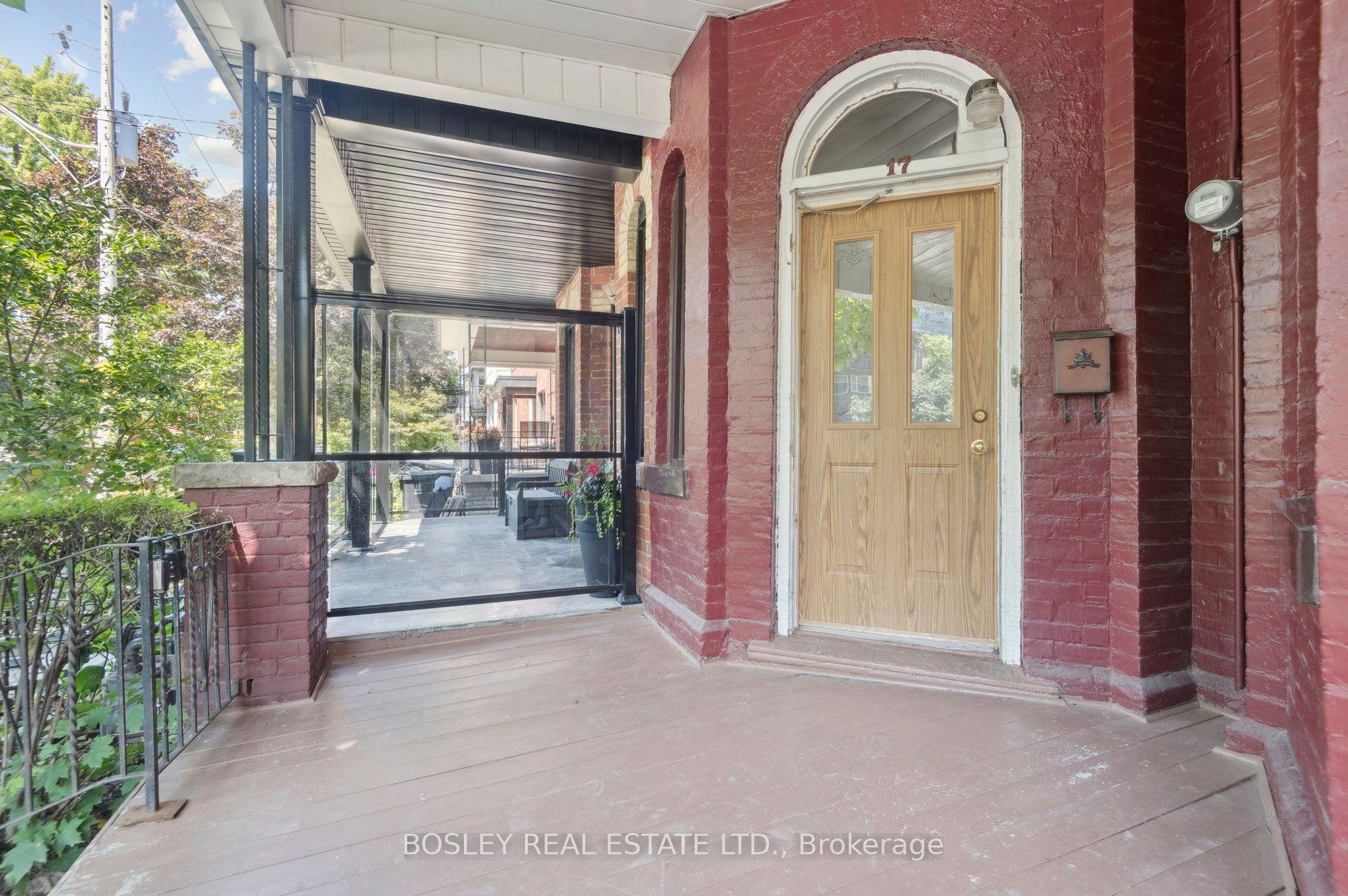 17 Beaconsfield Avenue