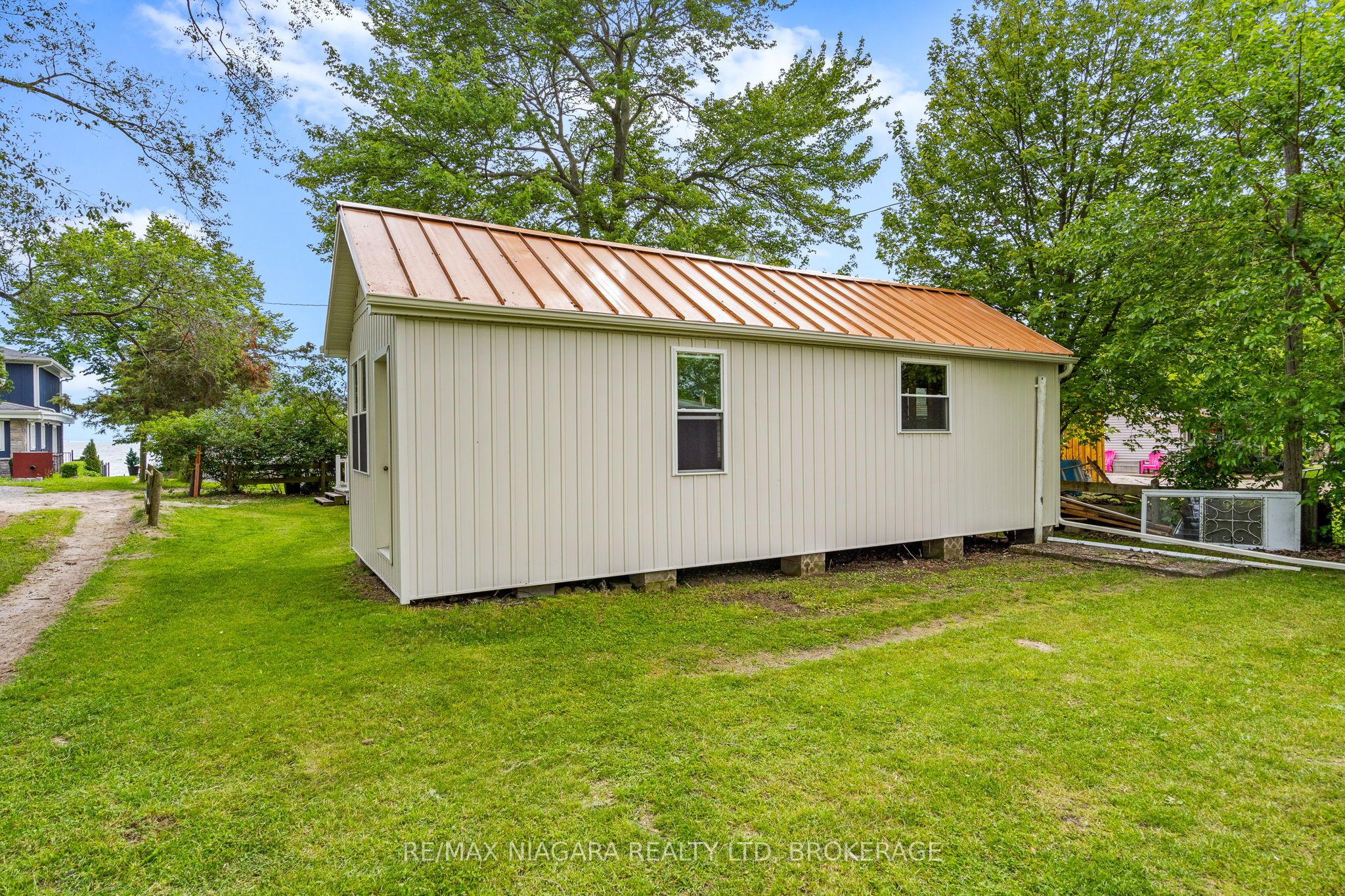 12213 Lakeshore Road