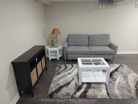 52 Bay Hill Drive N Vaughan ON L4K 1G9