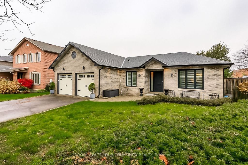 Photo of 28 Bishopsbridge Crescent, Richmond Hill, ON L4E 2L7 (MLS # N12540206)