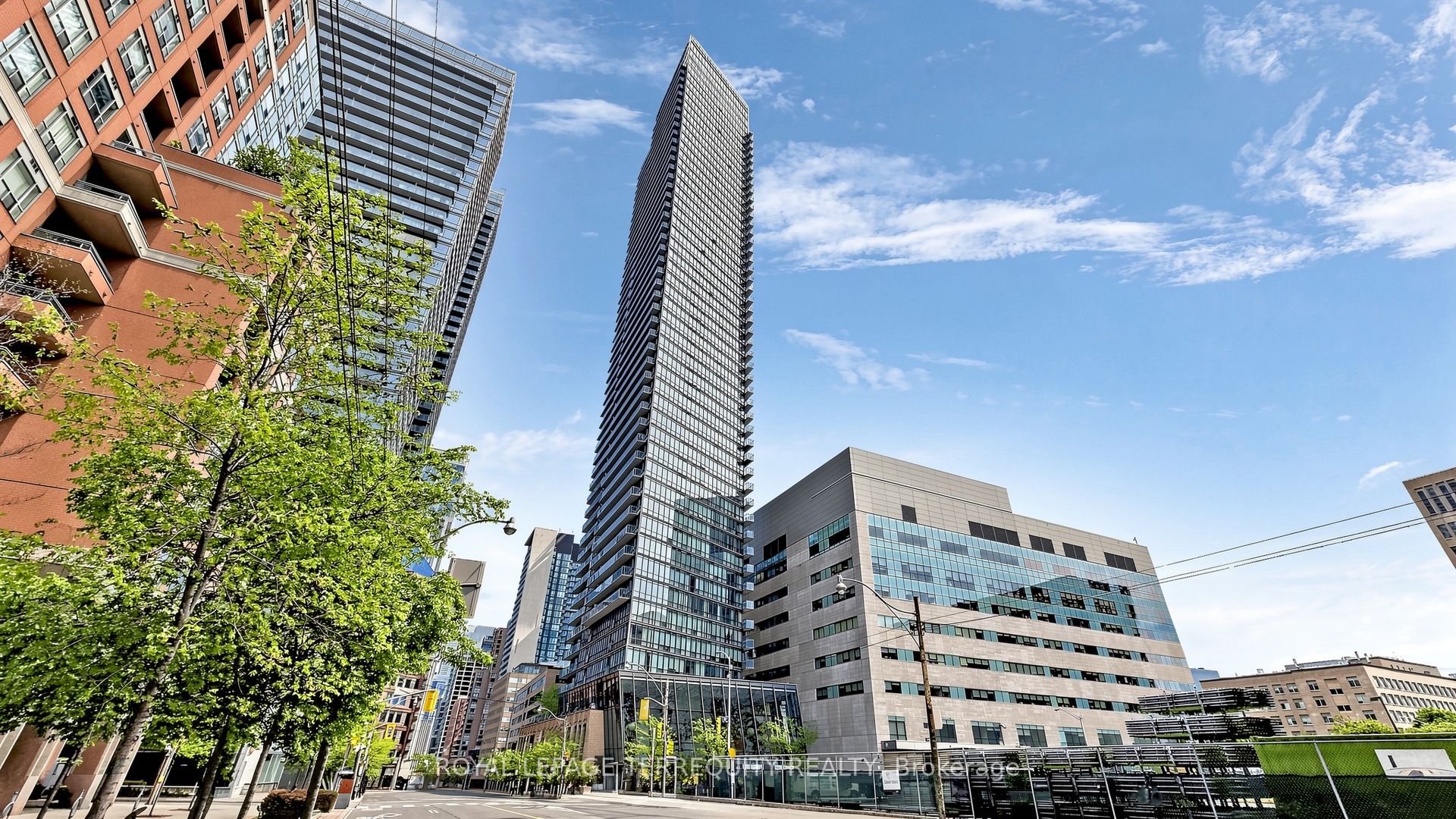 832 Bay Street 2710