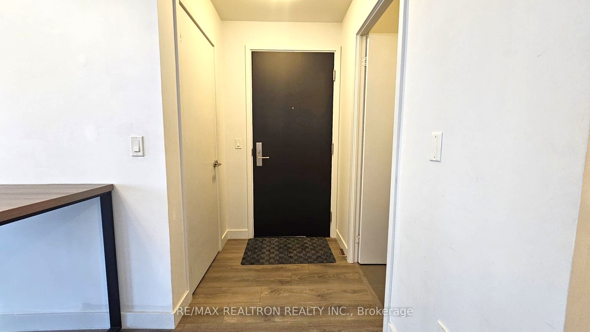 8 Eglinton Avenue 1201