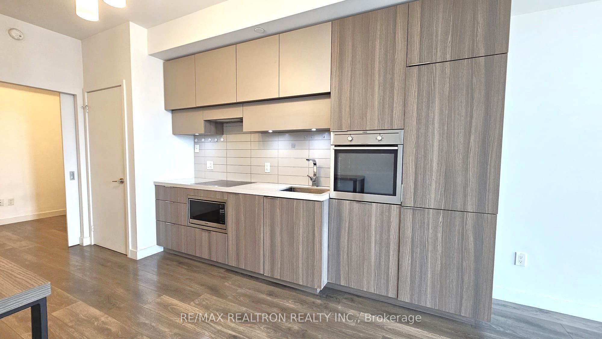 8 Eglinton Avenue 1201