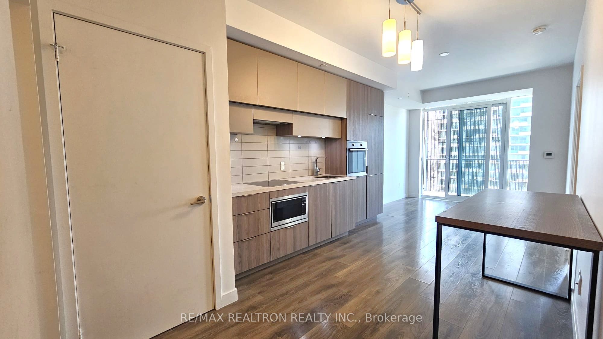 8 Eglinton Avenue 1201