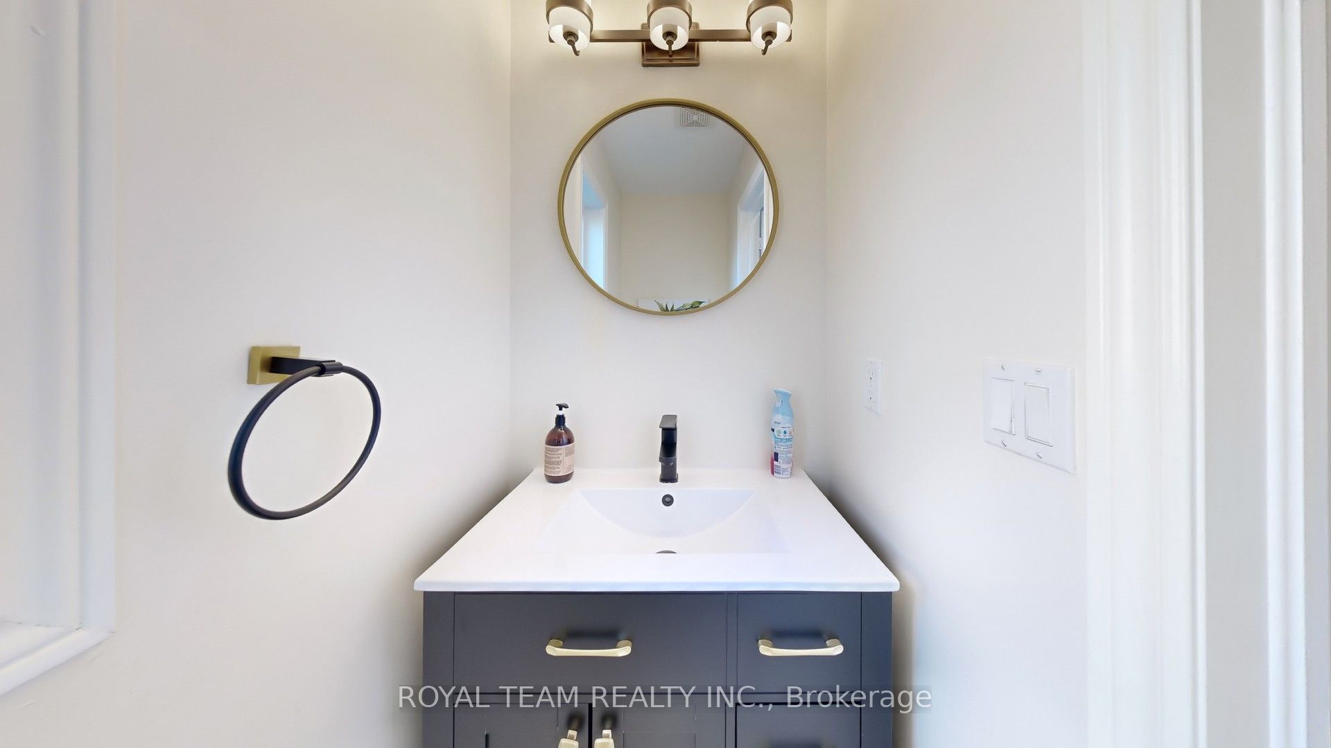 246 Lauderdale Drive