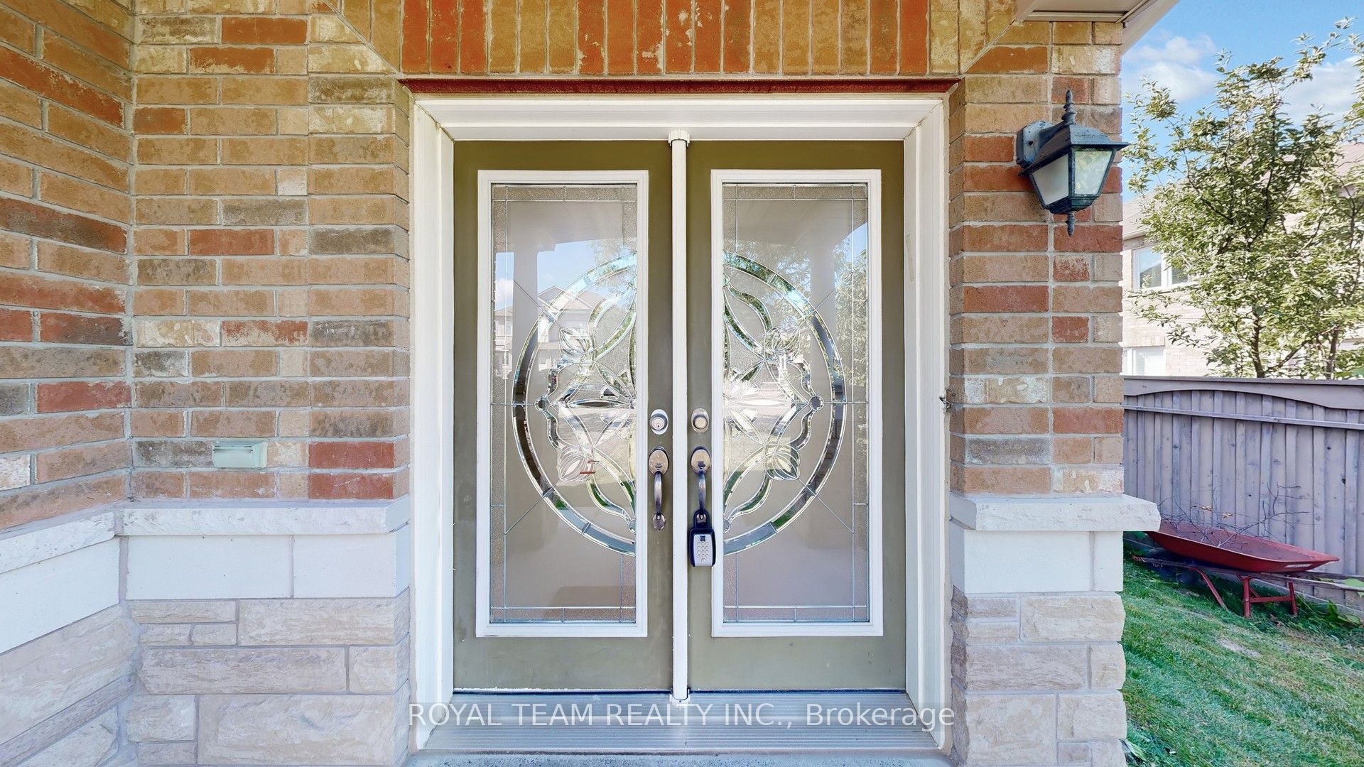 246 Lauderdale Drive