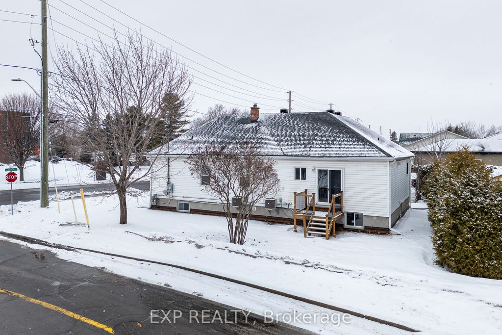 Photo of 869 Caron Street, Clarence-Rockland, ON K4K 1H1 (MLS # X12905788)