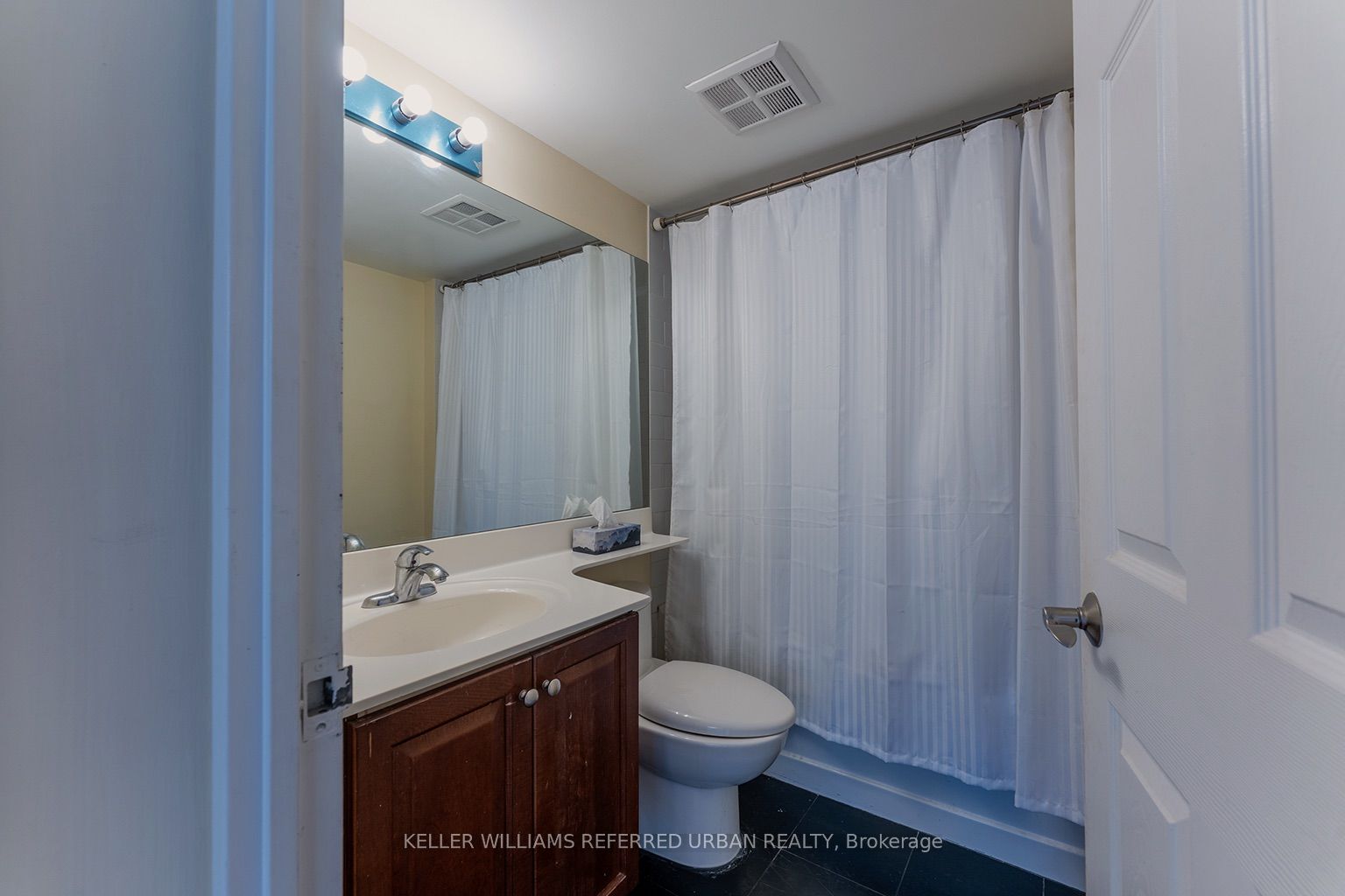 230 King Street E 304