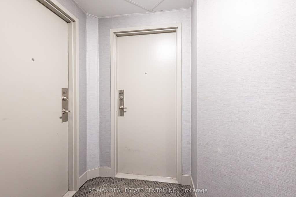 Photo of 816 Lansdowne Avenue #1409, Toronto, ON M6H 4K6 (MLS # W13571980)