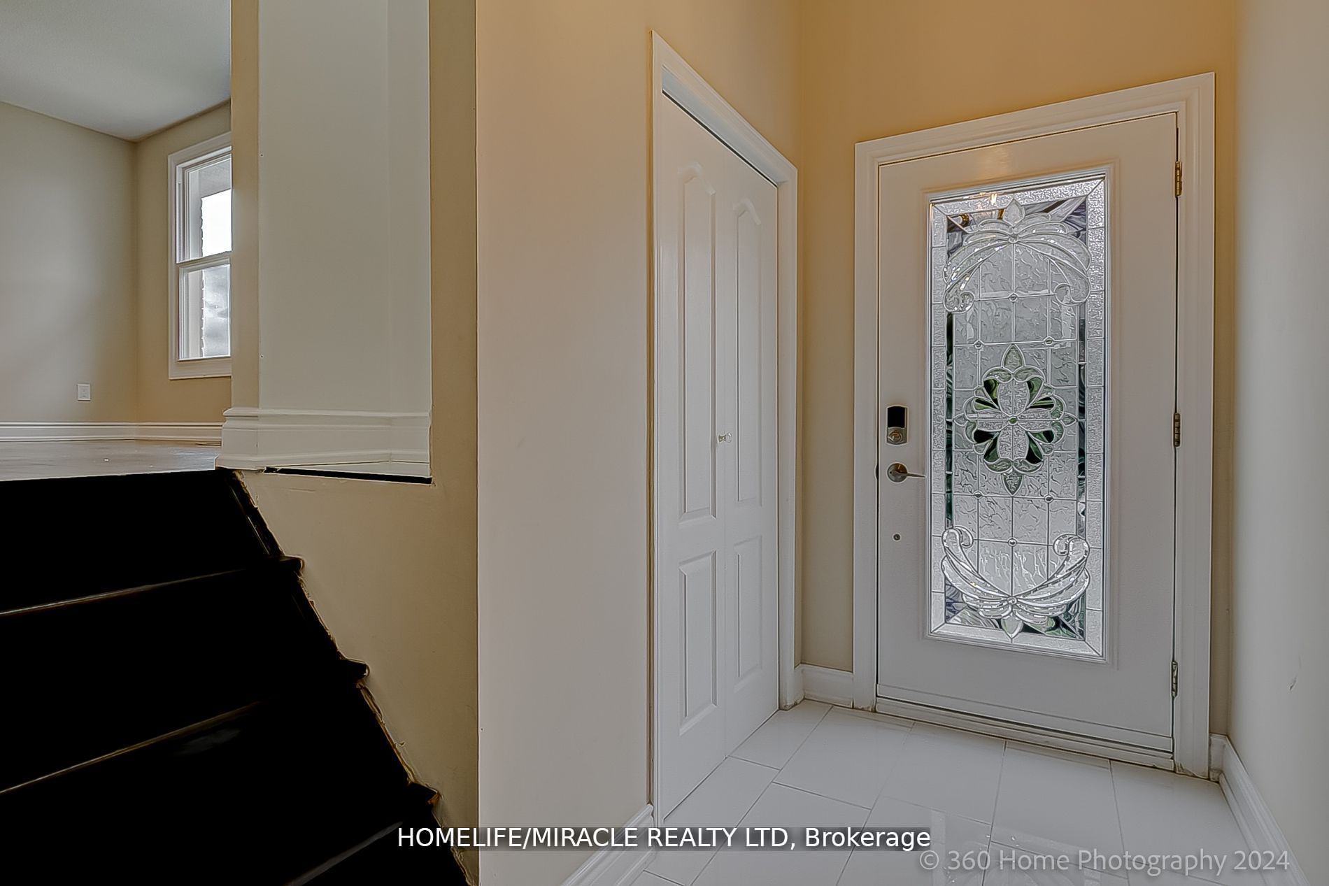 581 Hayward Crescent