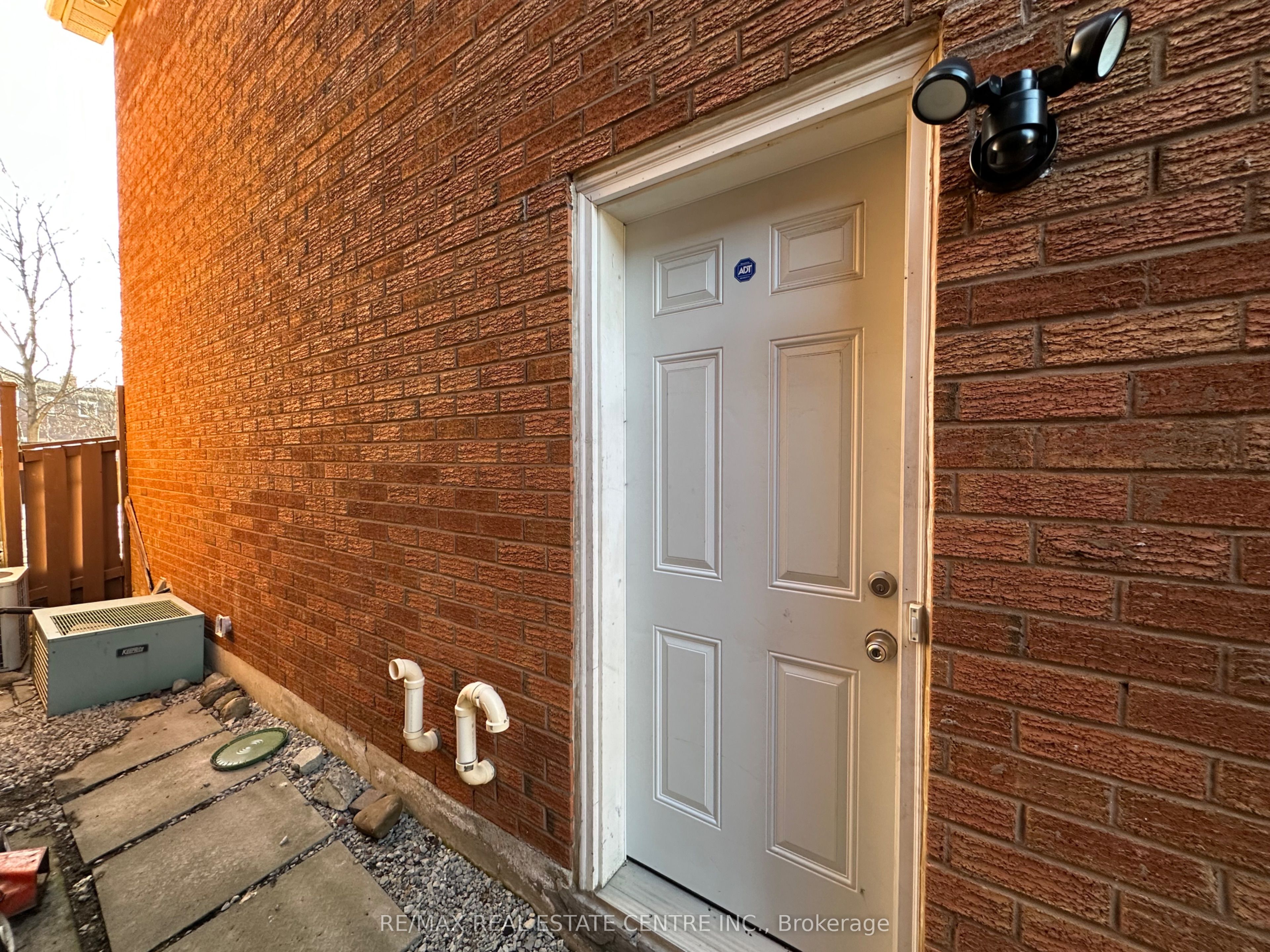 43 Windmill Boulevard