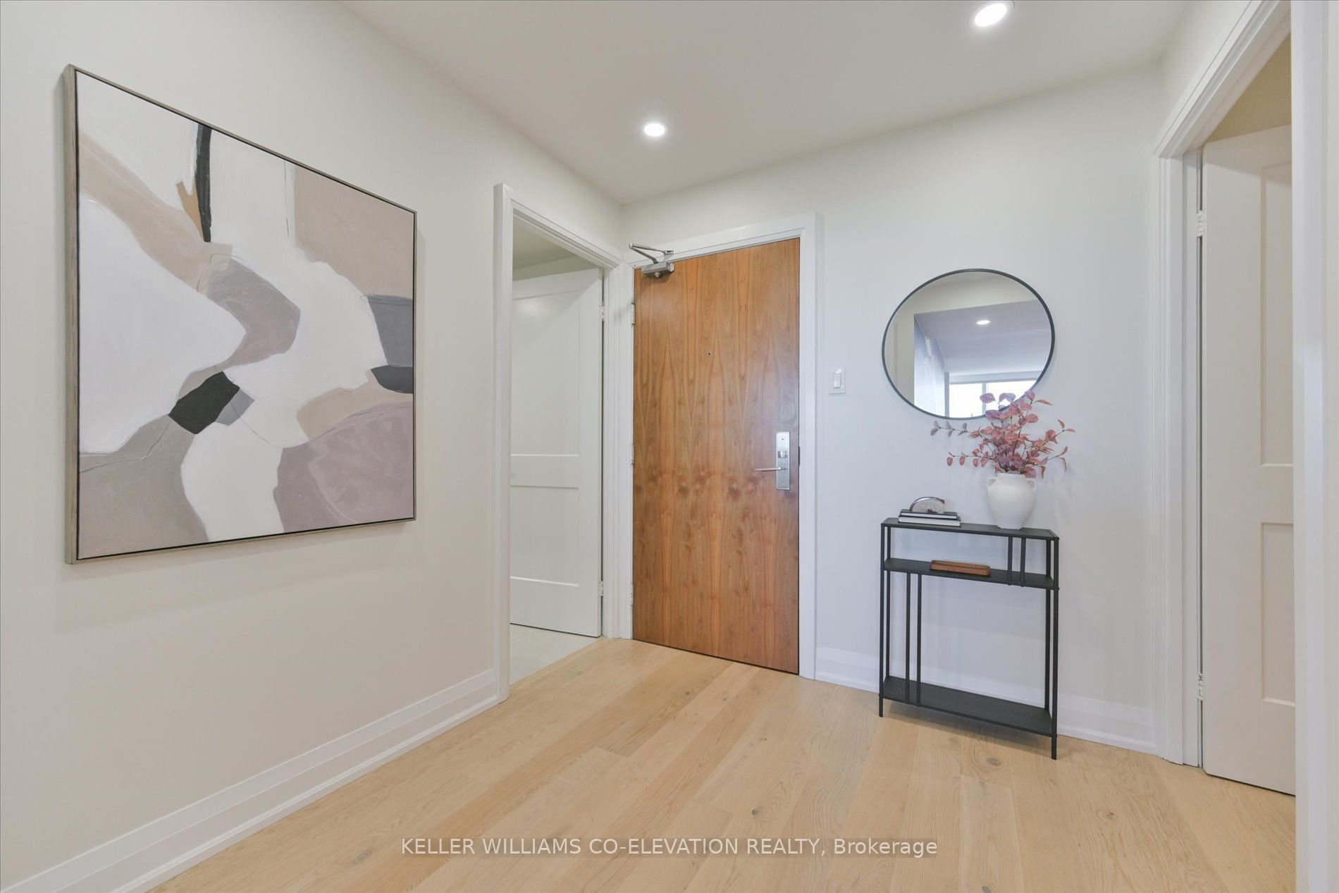 914 Yonge Street 1612