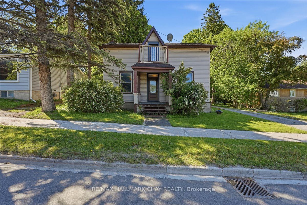 Photo 1 of 27 — 17 Church Street, Innisfil, ON L0L 1L0