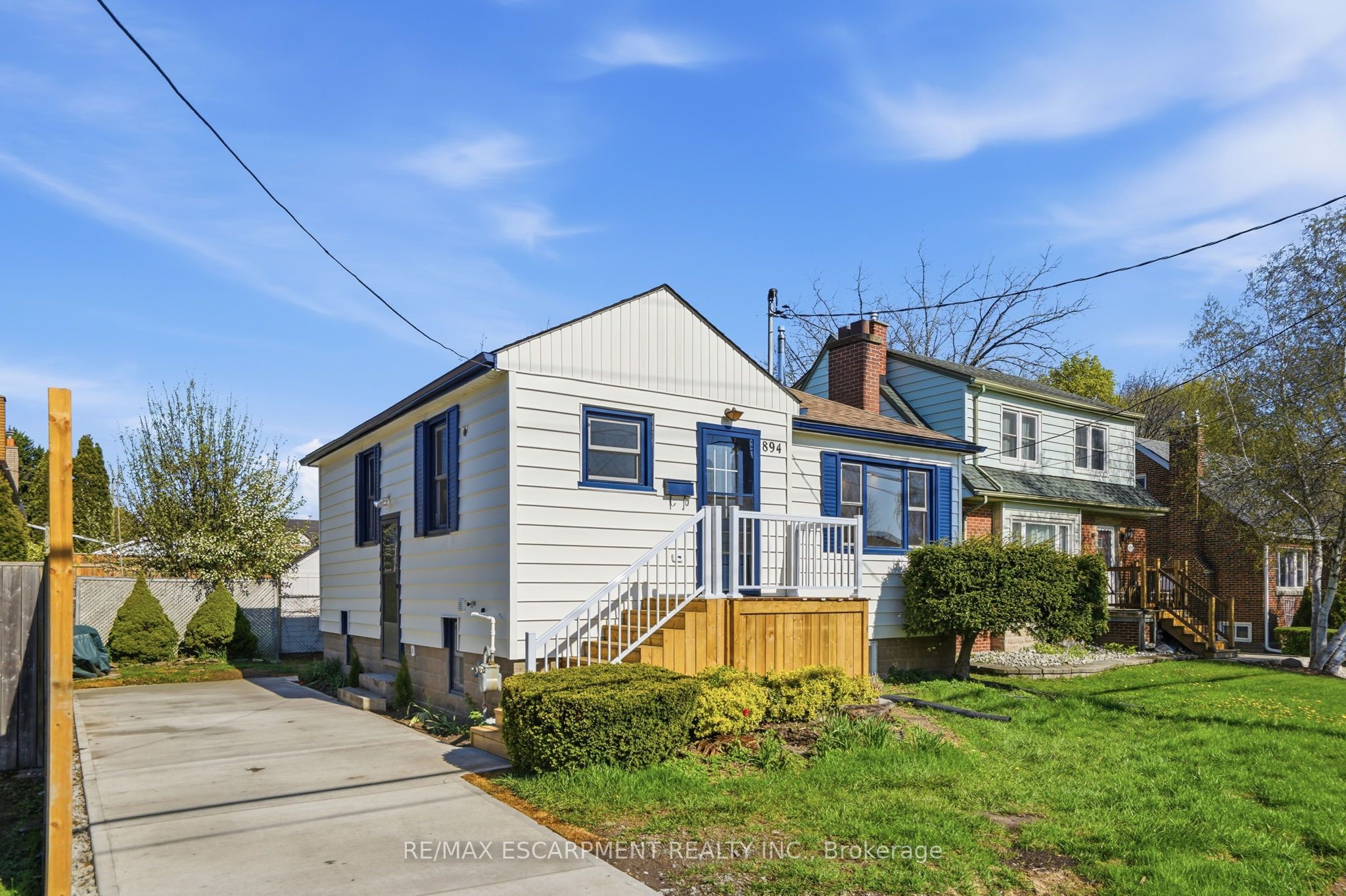 894 Garth Street