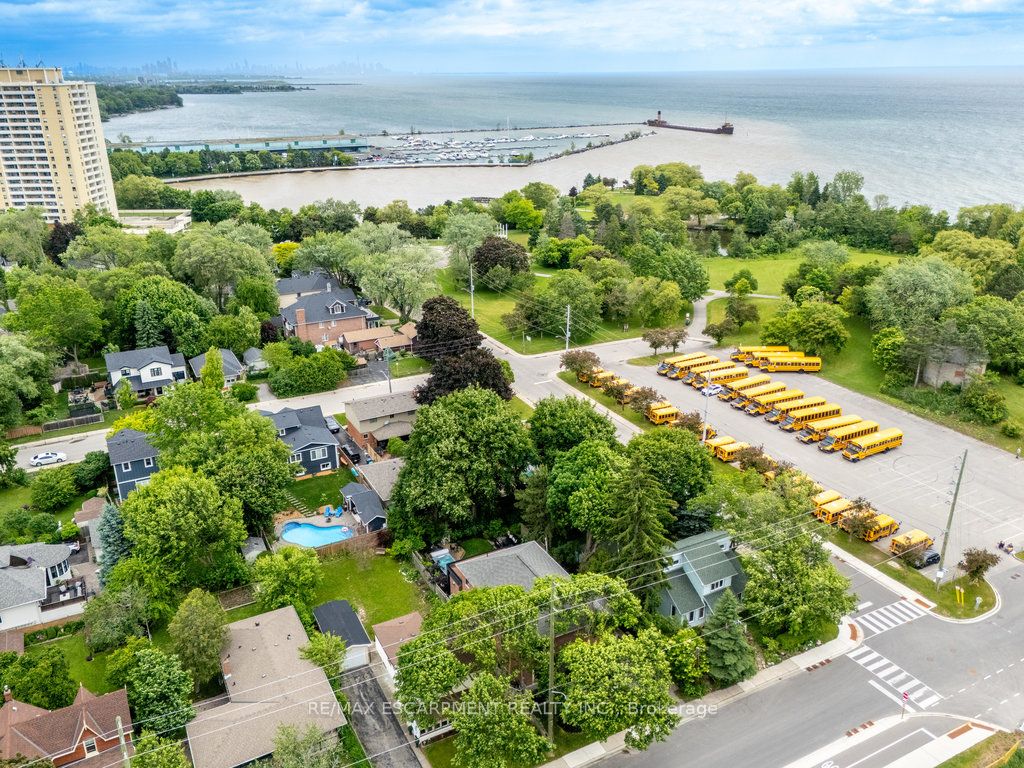 43 Mississauga Road S