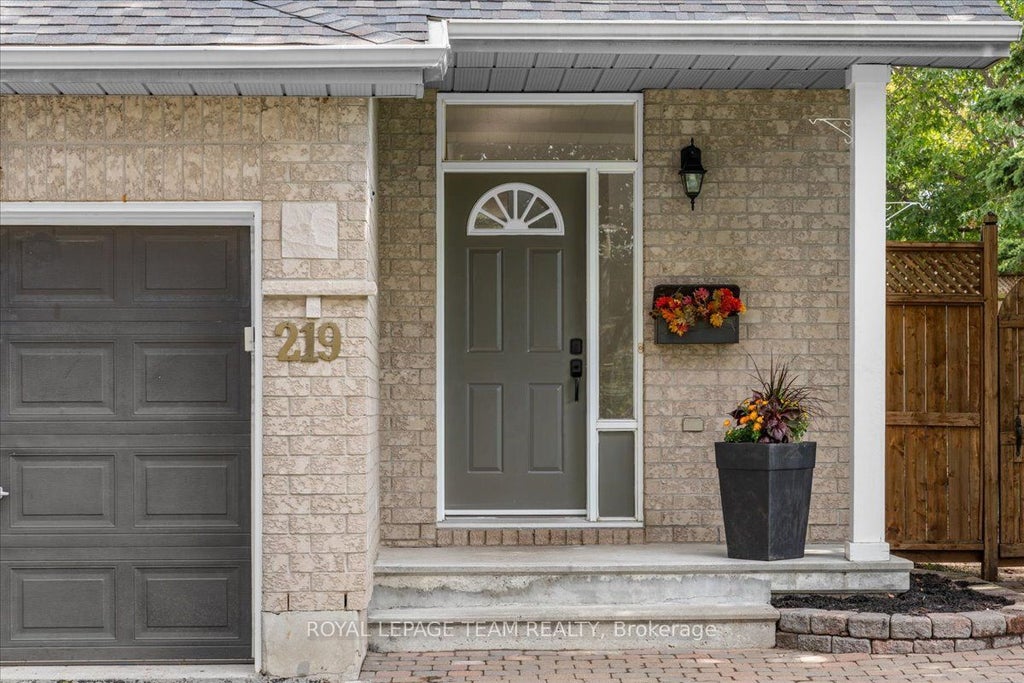 Photo of 219 Tattersall Way, Hunt Club - Windsor Park Village and Area, ON K1V 1K6 (MLS # X13767698)