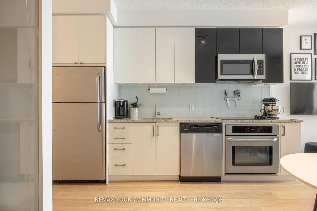 Photo of 98 Lillian Street #724, Toronto, ON M4P 2Y3 (MLS # C13184320)