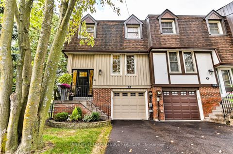 2 Bramble Way Markham ON L3P 3V8
