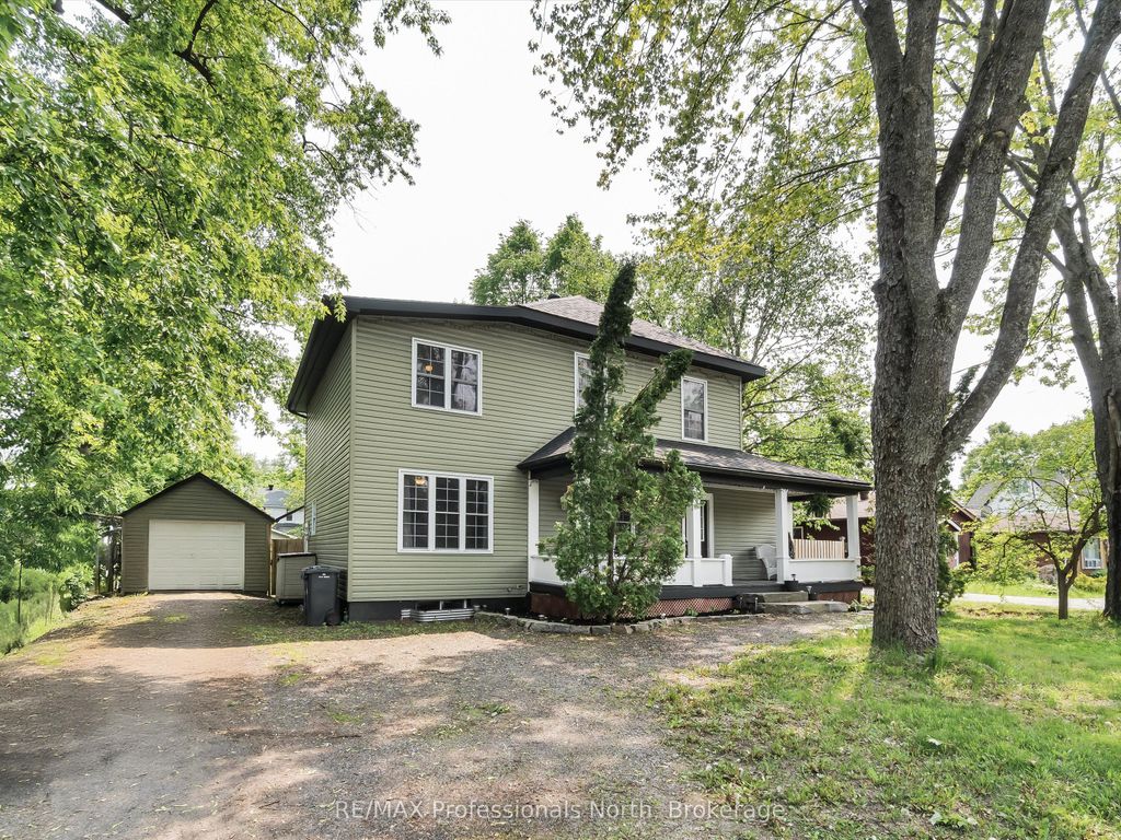 Photo of 74 Taylor Road, Bracebridge, ON P1L 1J2 (MLS # X12457901)
