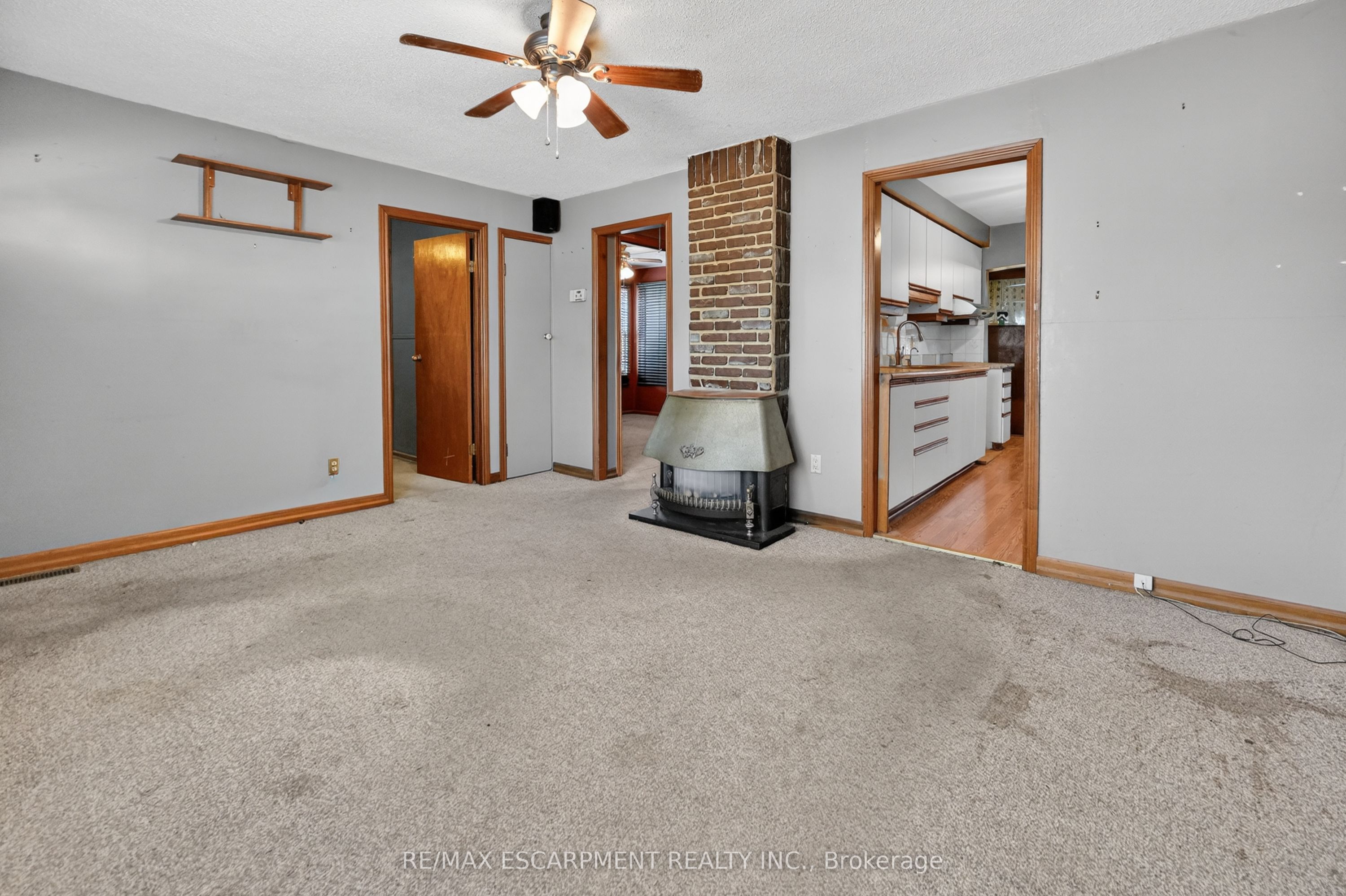 80 Walter Avenue N