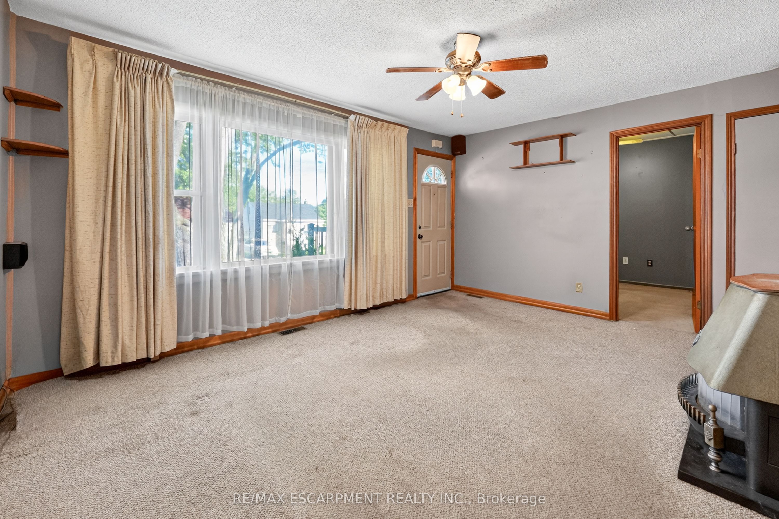 80 Walter Avenue N