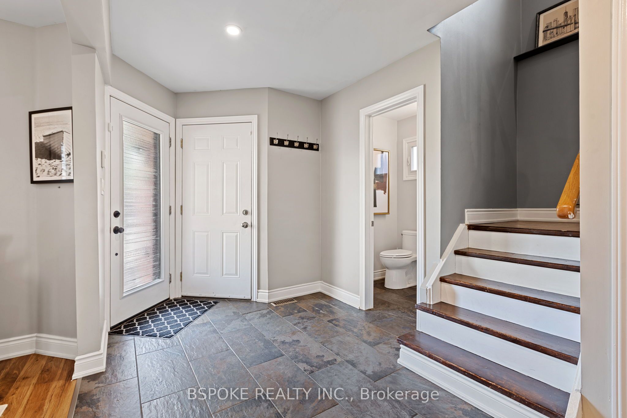 3141 Sandcliffe Court