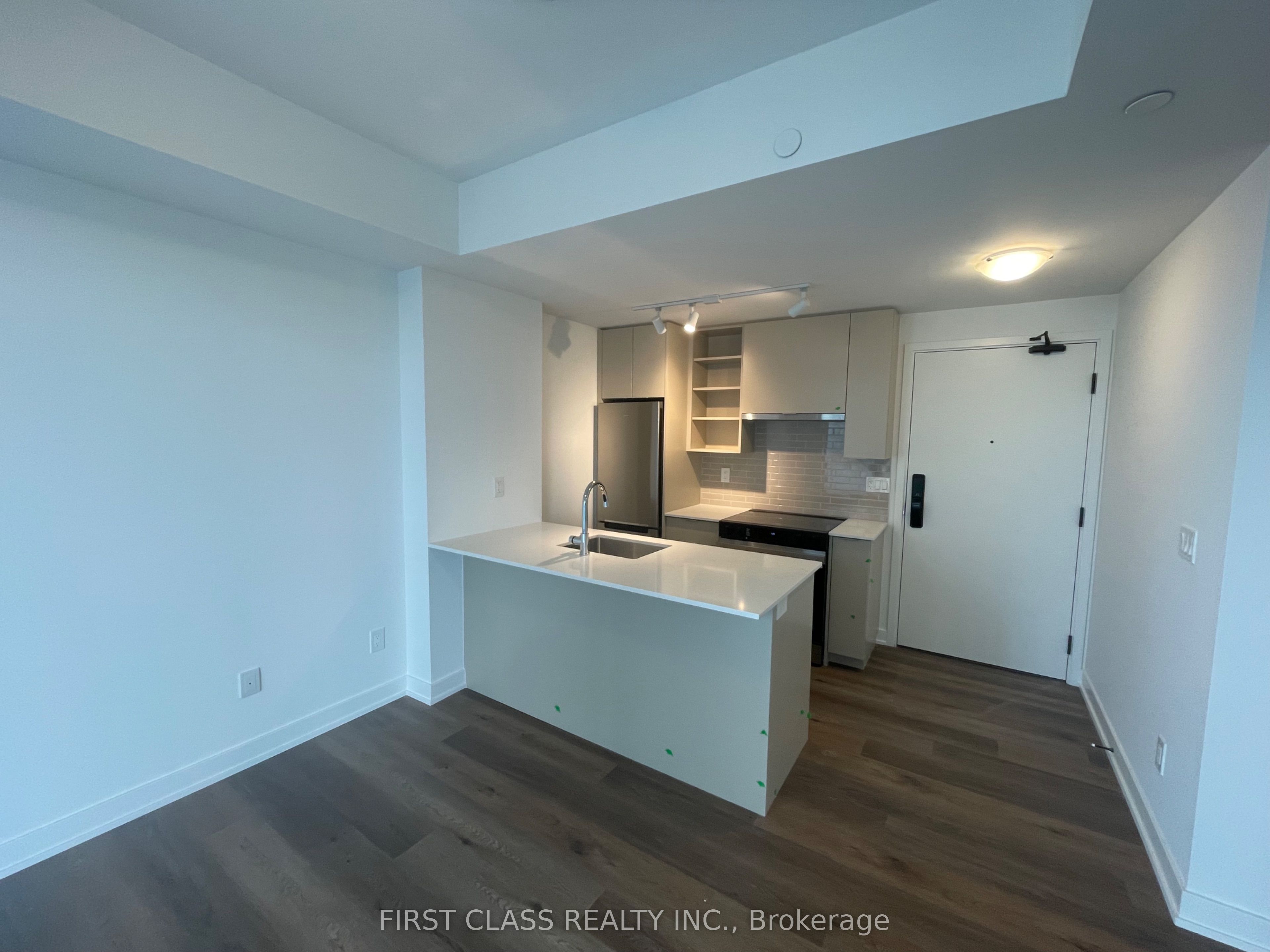 2075 Lakeshore Road 2003