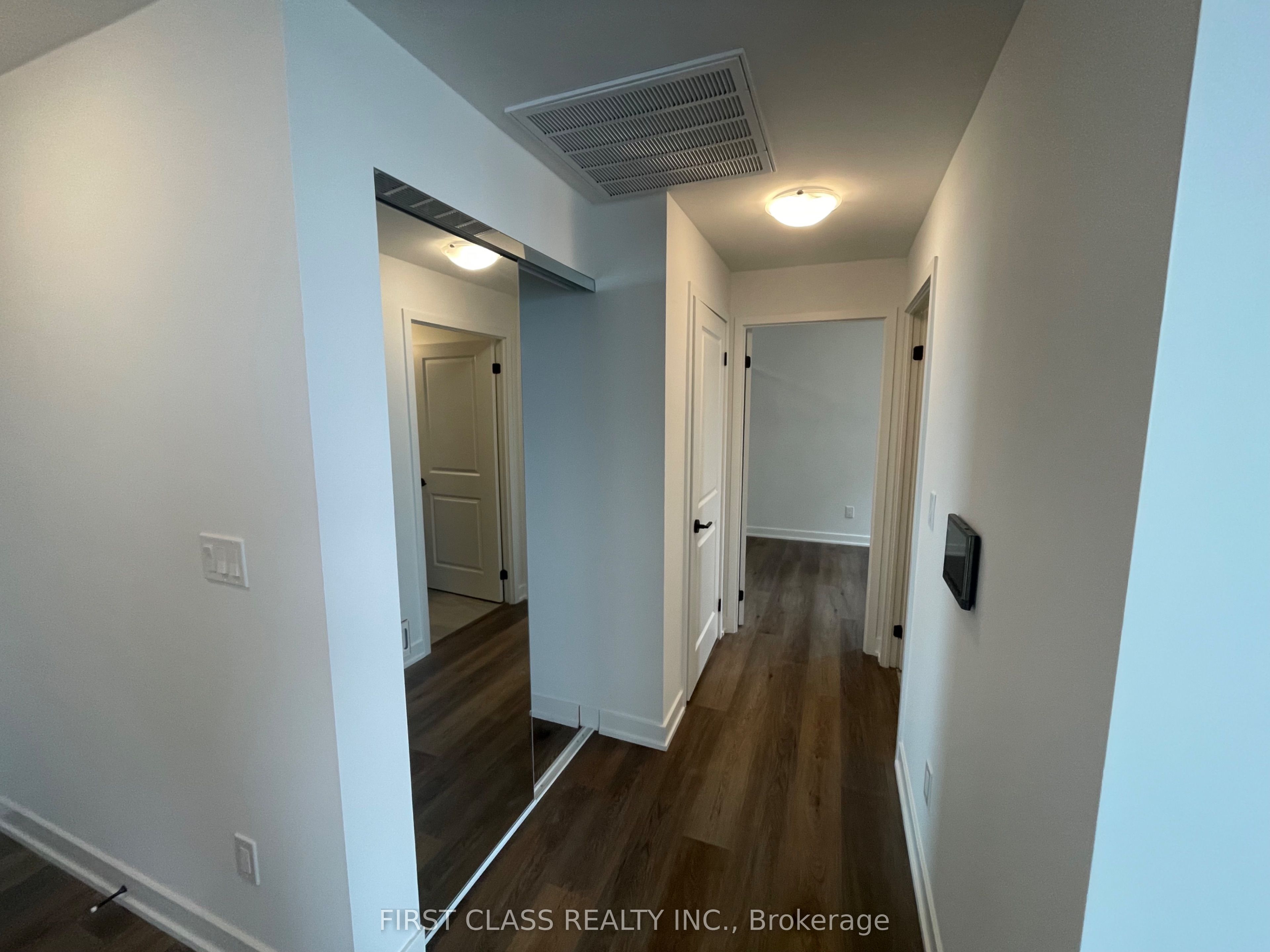 2075 Lakeshore Road 2003