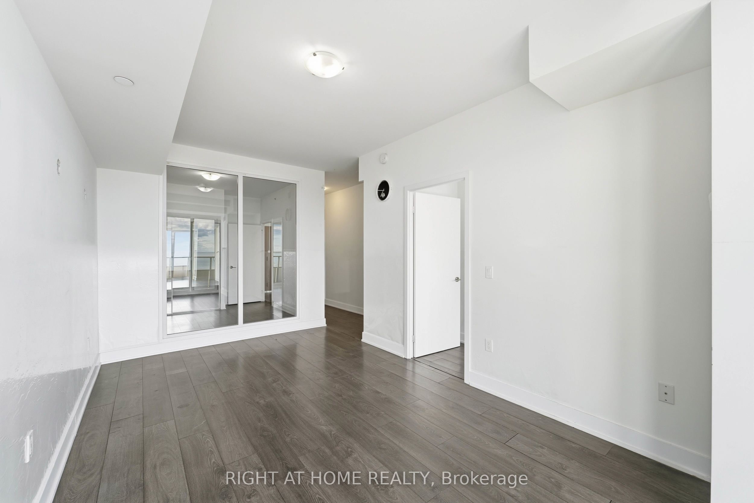 20 Shore Breeze Drive 1208