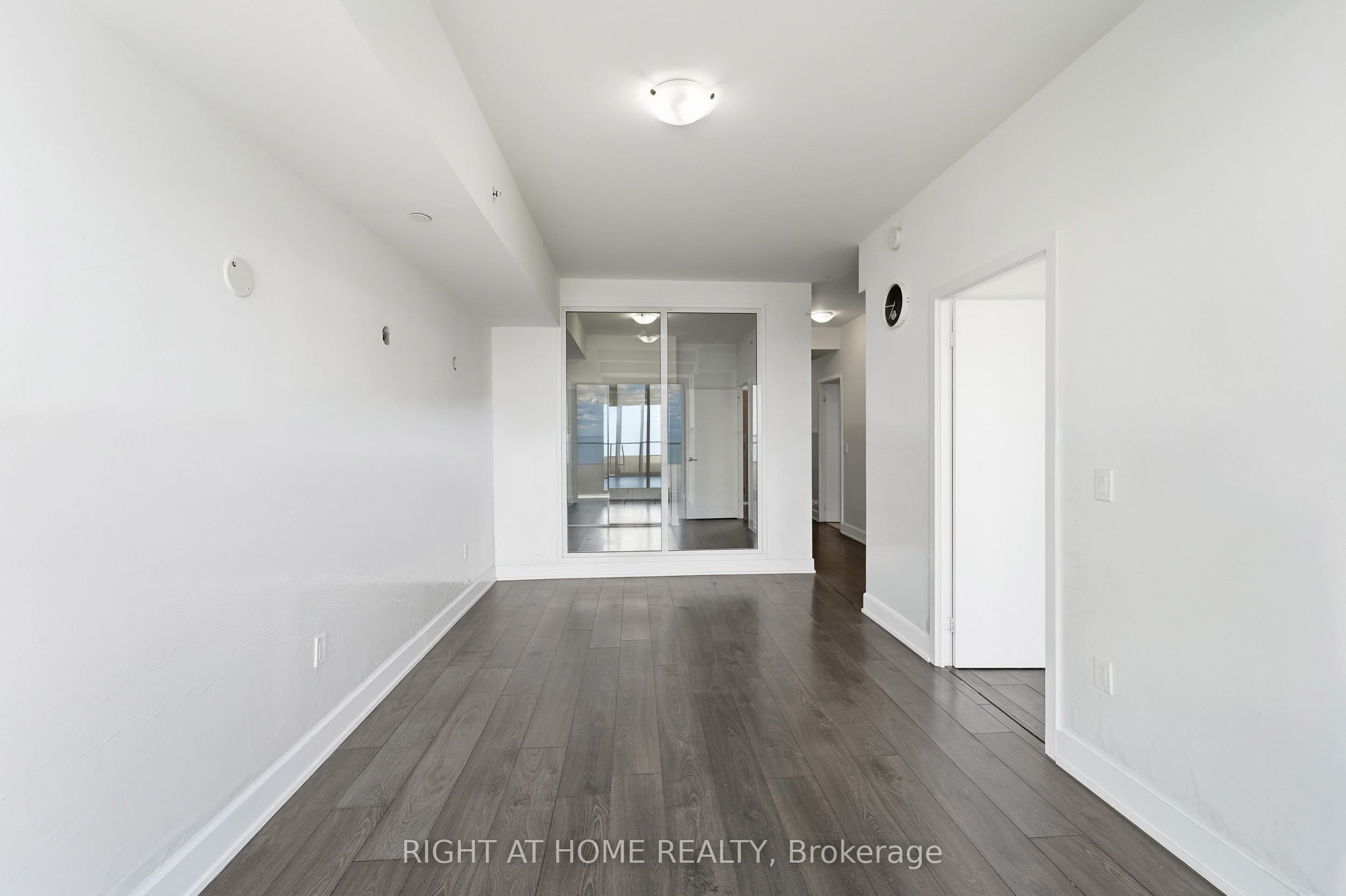 20 Shore Breeze Drive 1208