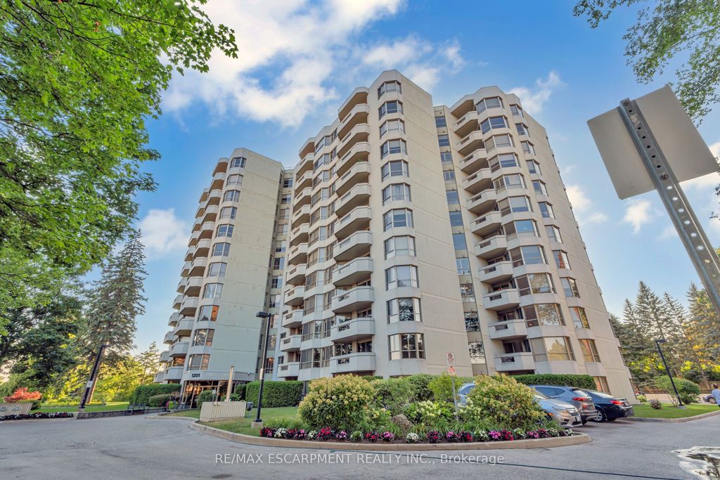 Photo of 1201 North Shore Boulevard E #302, Burlington, ON L7S 1Z5 (MLS # W12487729)