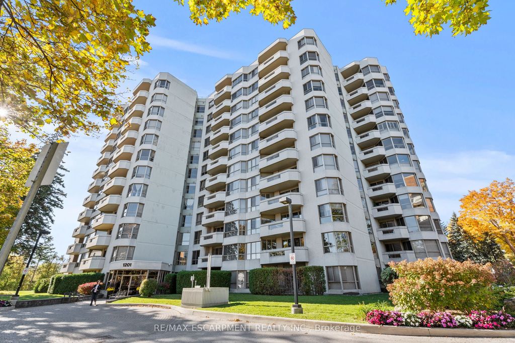 Photo of 1201 North Shore Boulevard E #302, Burlington, ON L7S 1Z5 (MLS # W12487729)