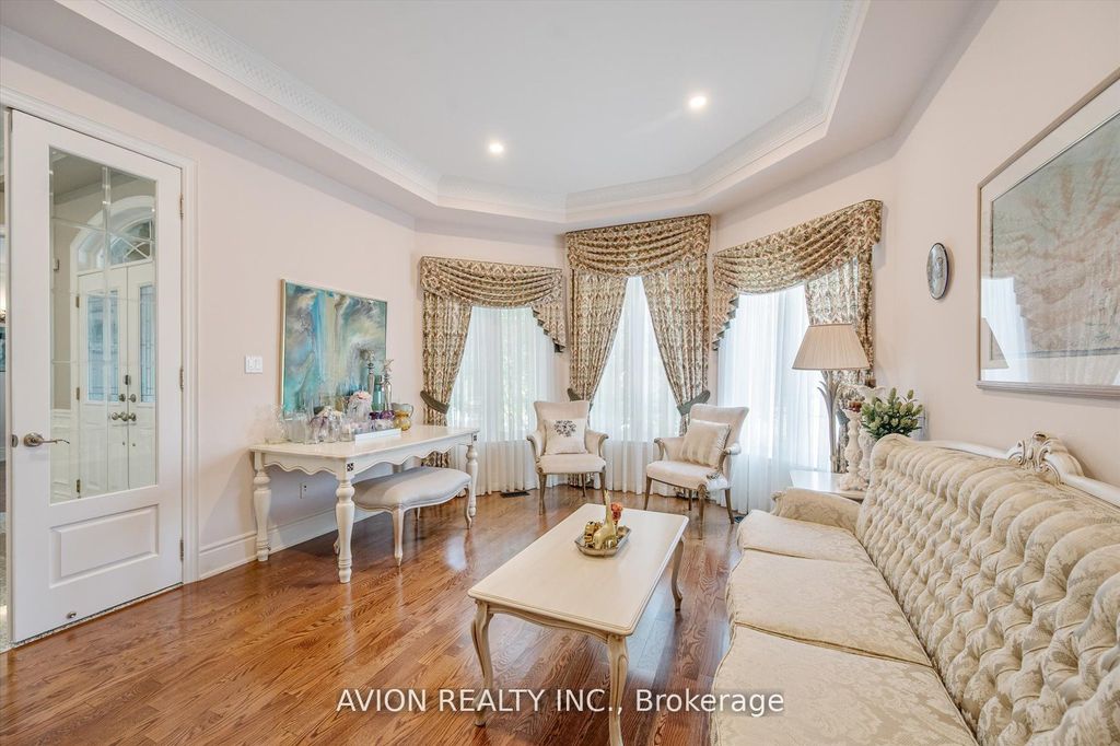 Photo of 37 Frybrook Crescent, Richmond Hill, ON L4B 4B9 (MLS # N13153058)