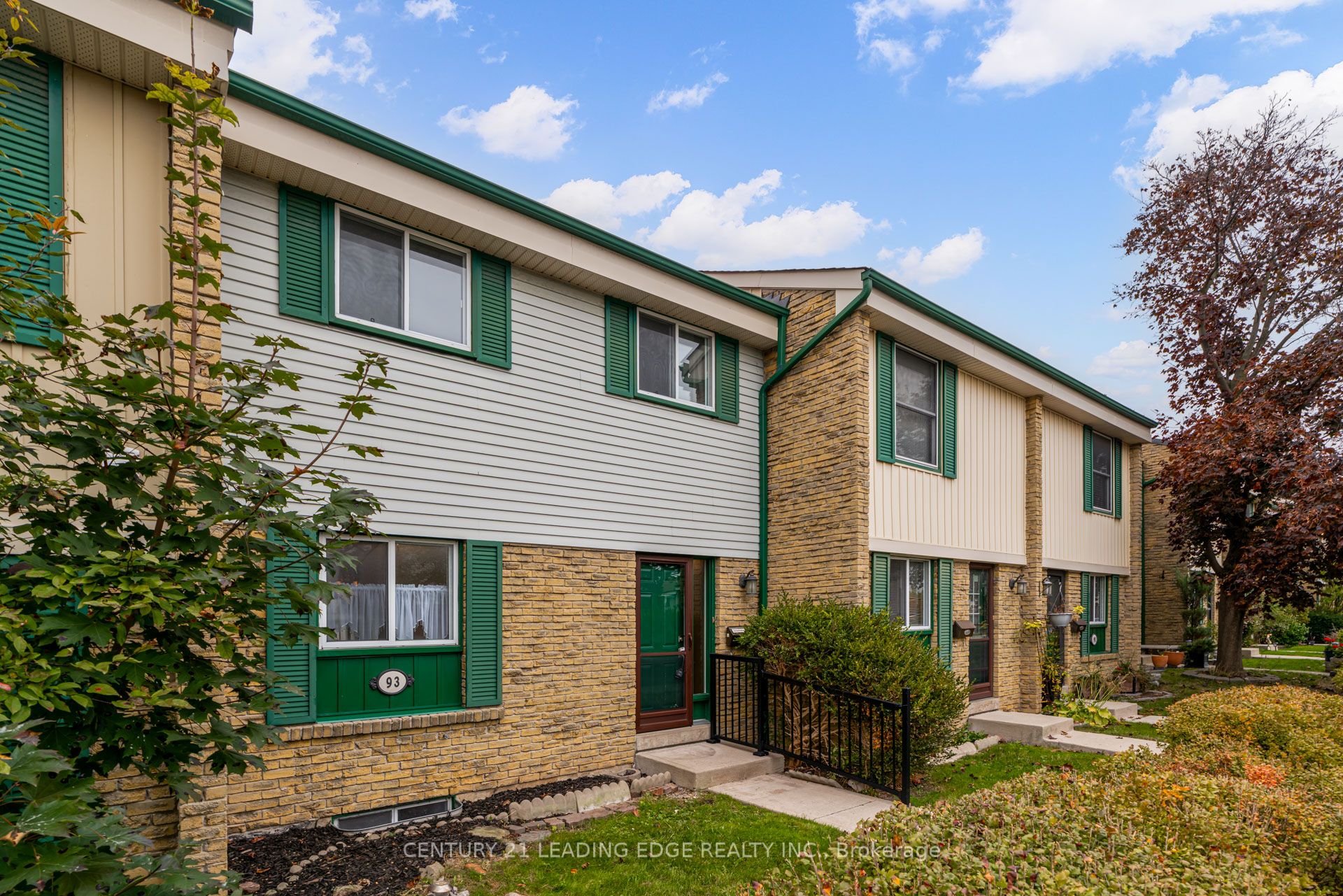 2779 GANANOQUE Drive 93