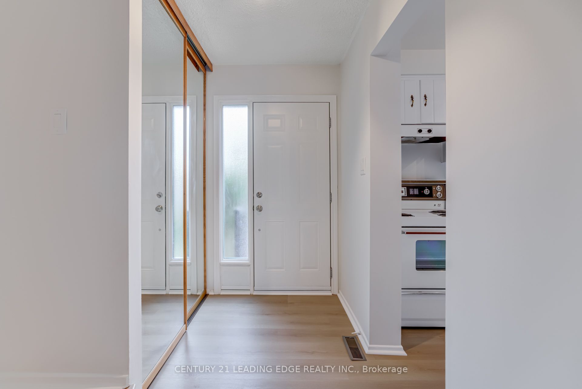 2779 GANANOQUE Drive 93