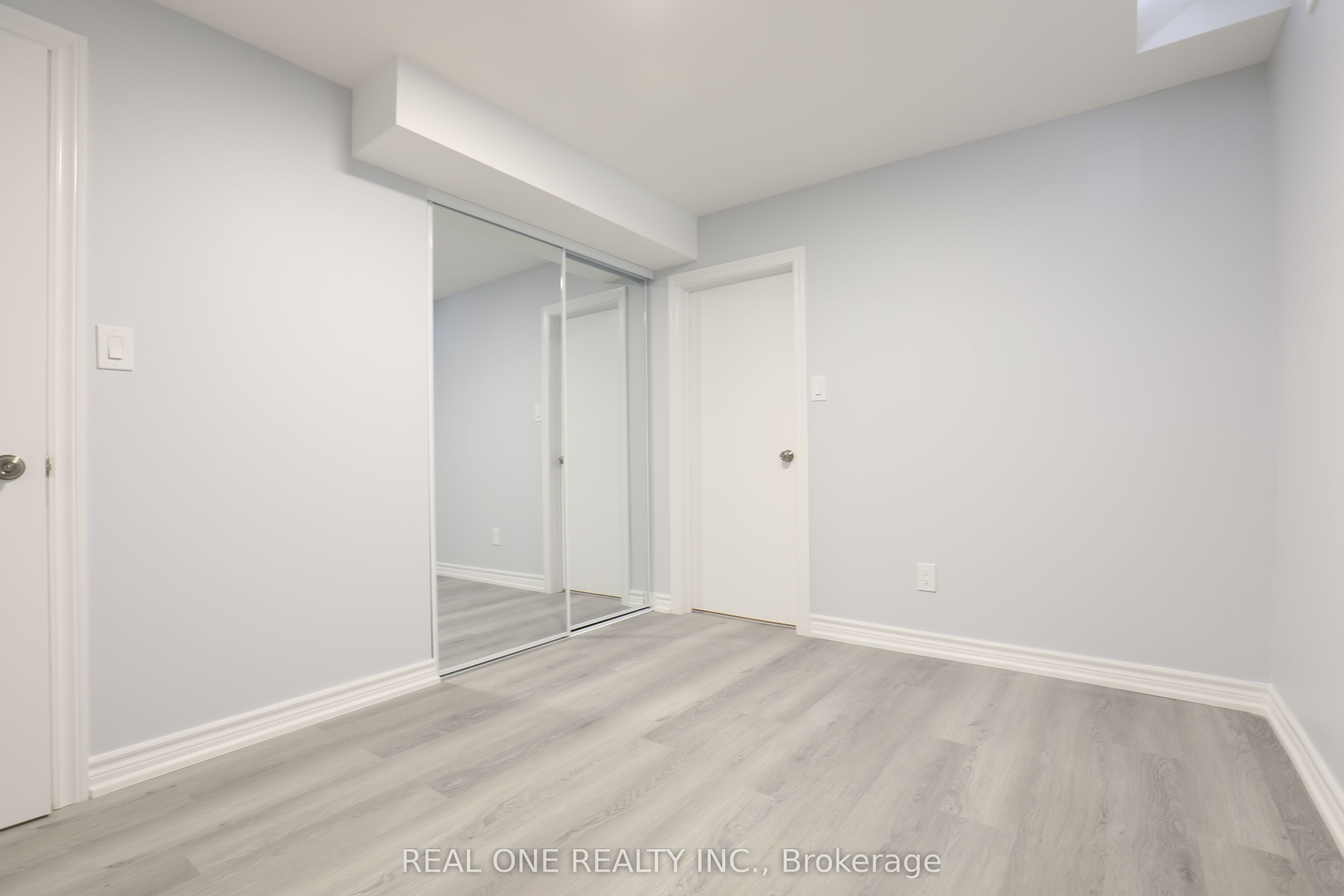 4499 Radisson (Bsmt) Crescent