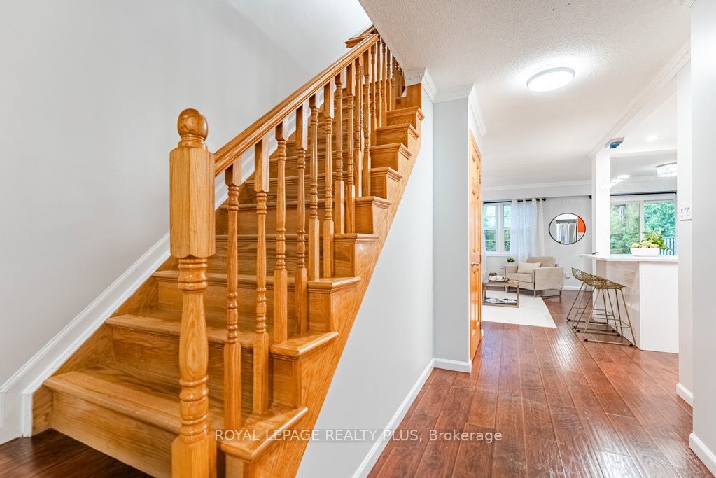 2120 RATHBURN Road E 161