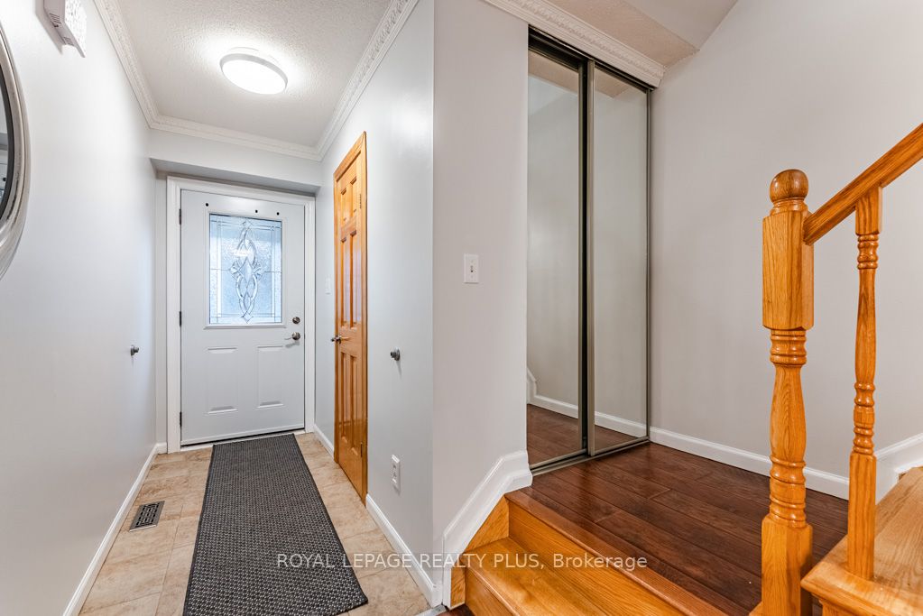 2120 RATHBURN Road E 161