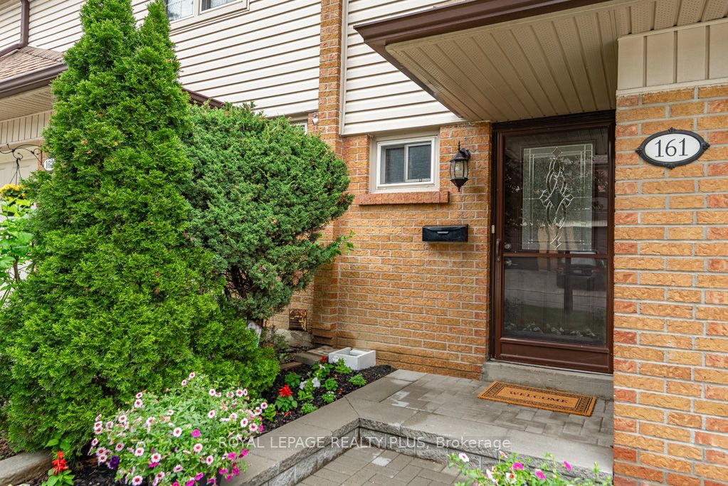 2120 RATHBURN Road E 161