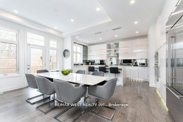 6 Forest Grove Court