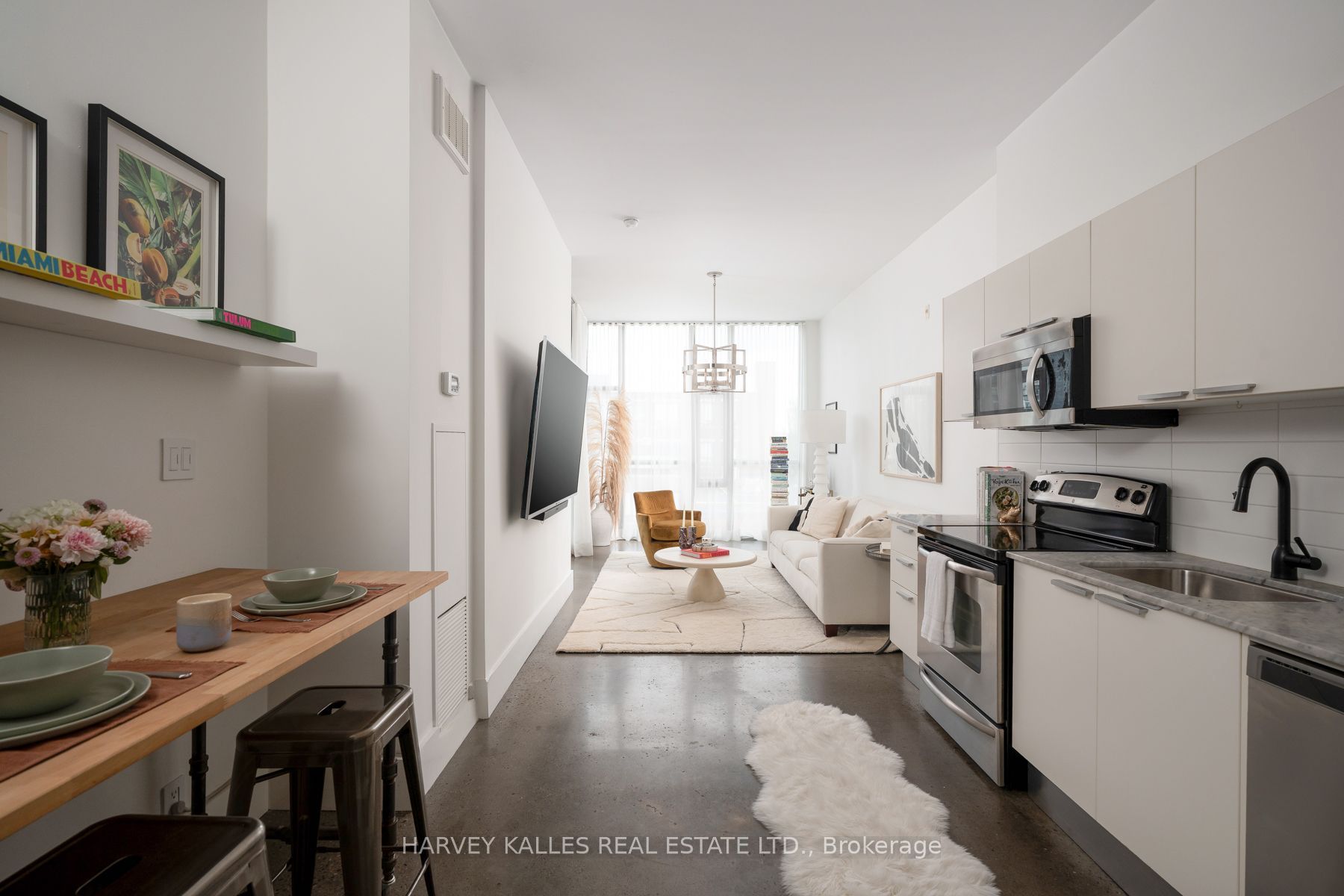 625 Queen Street E 410