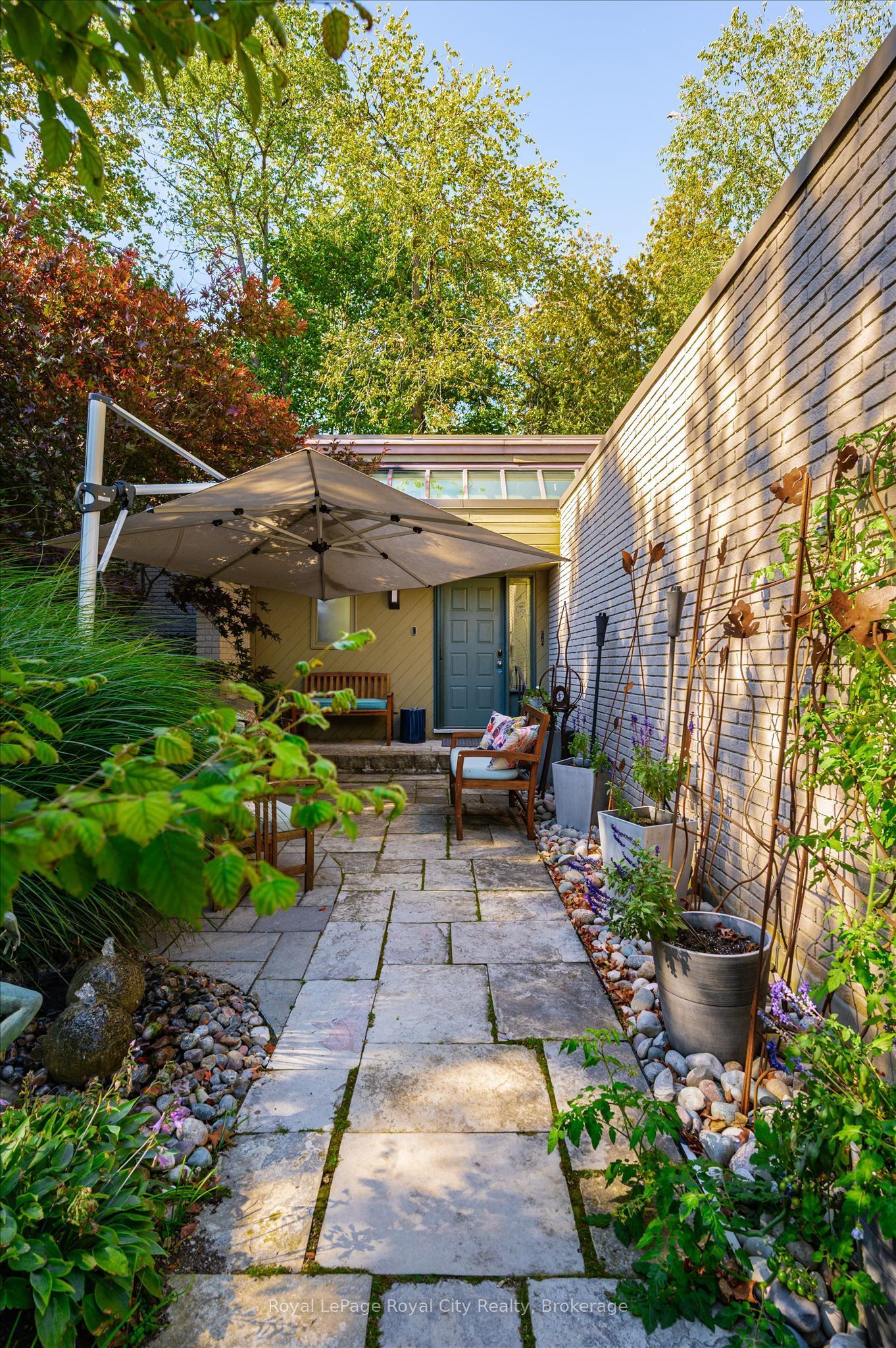 168 South River Road