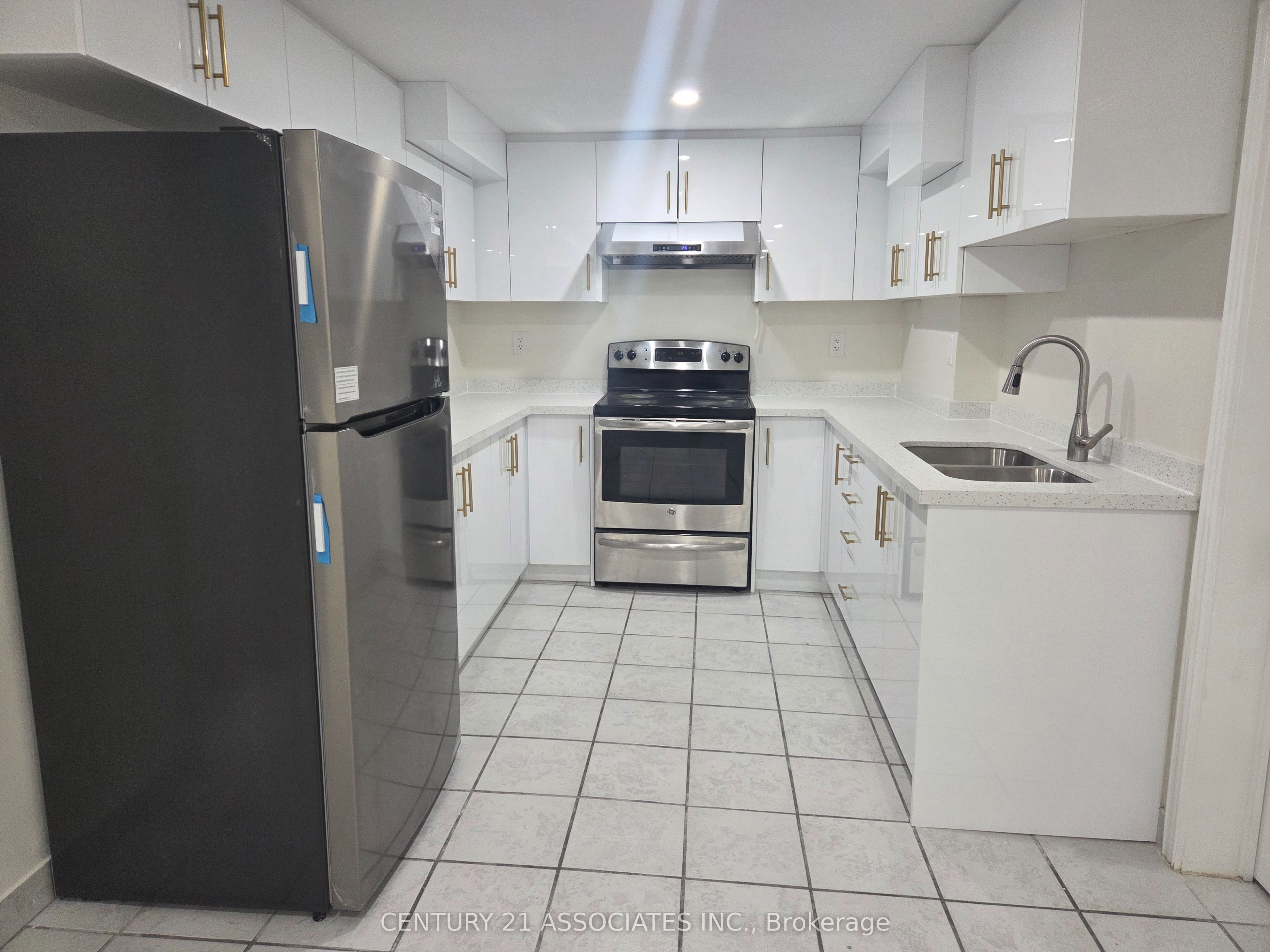 3158 Avalon Drive S Lower