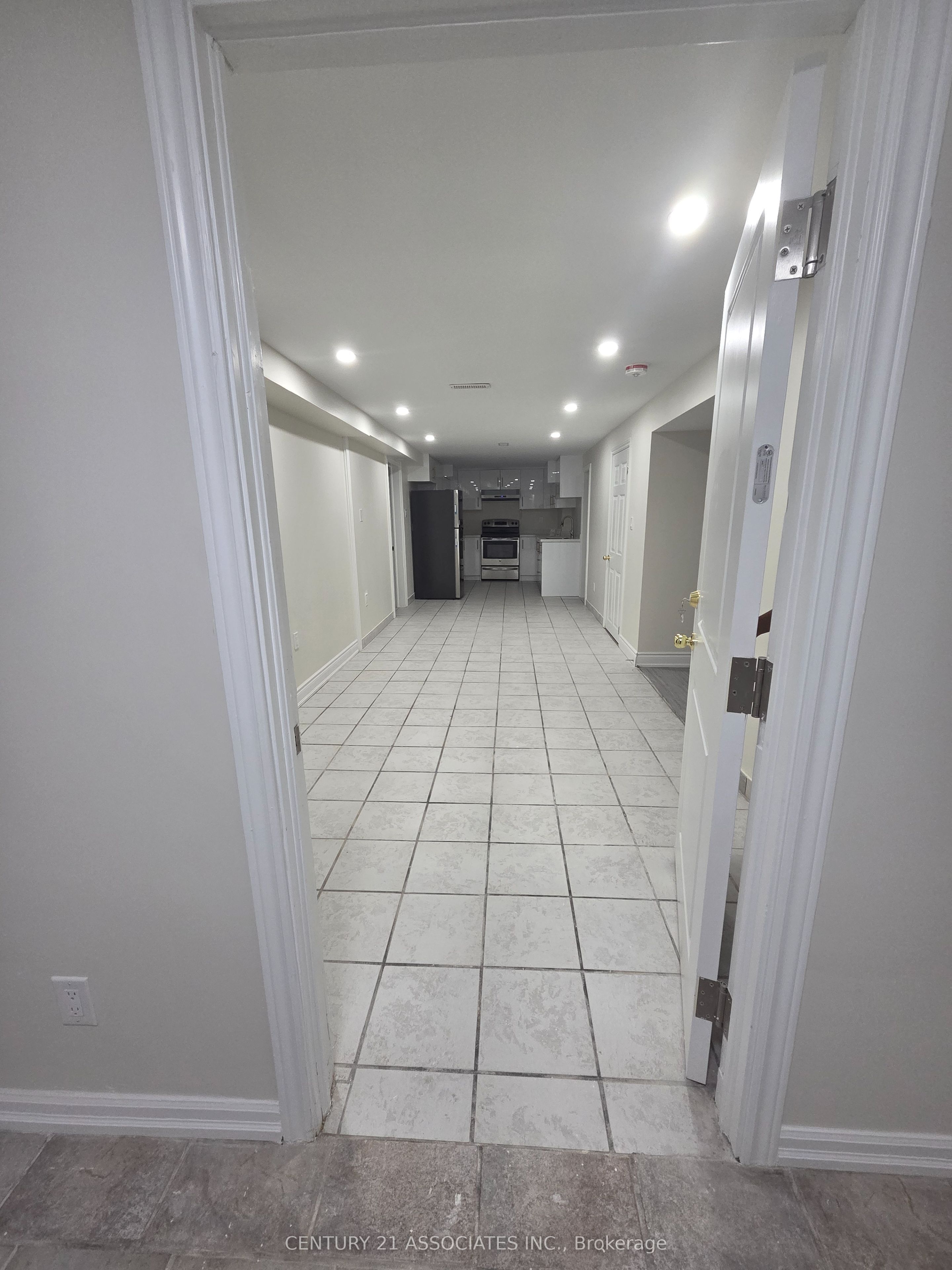 3158 Avalon Drive S Lower