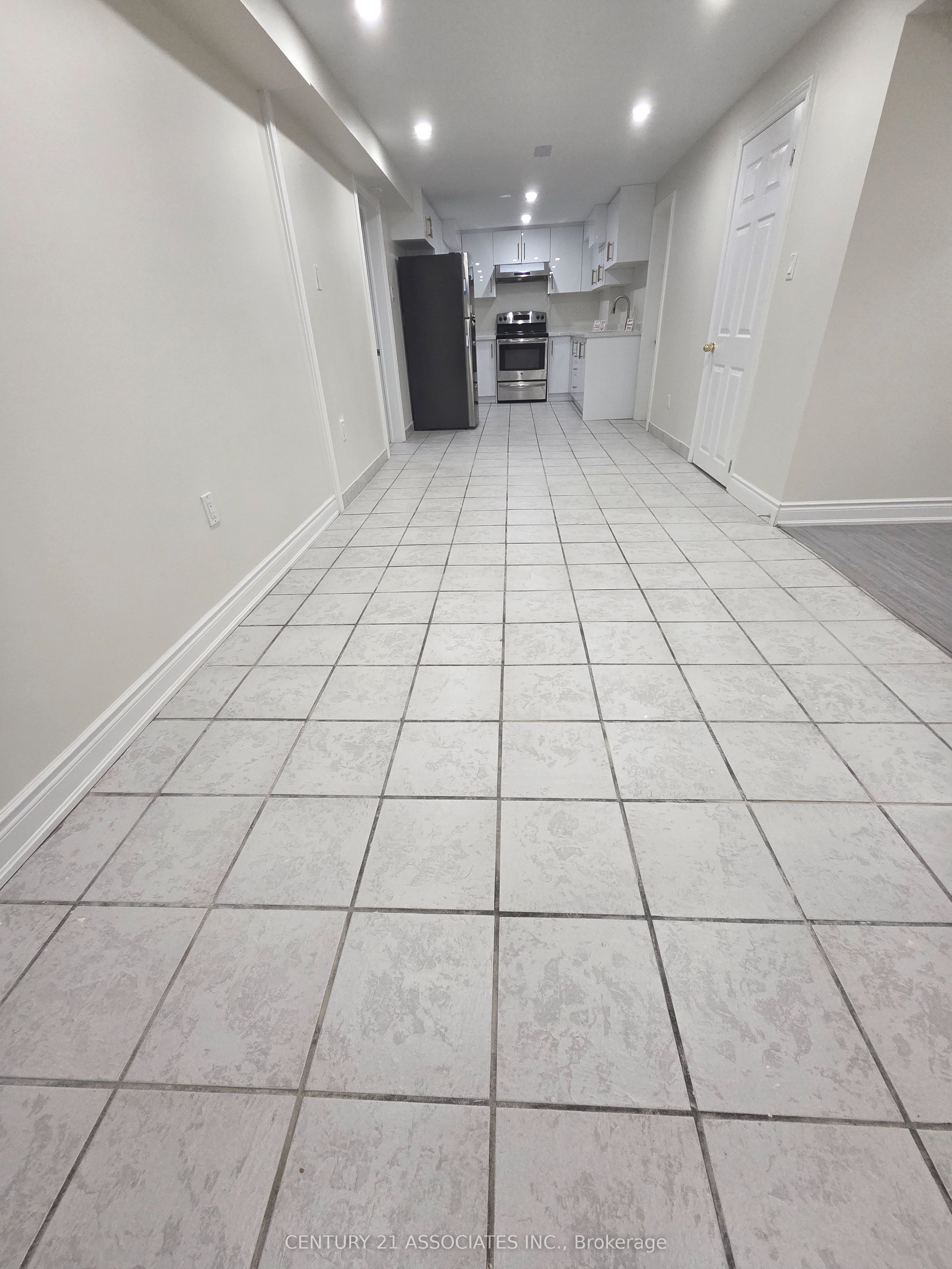 3158 Avalon Drive S Lower