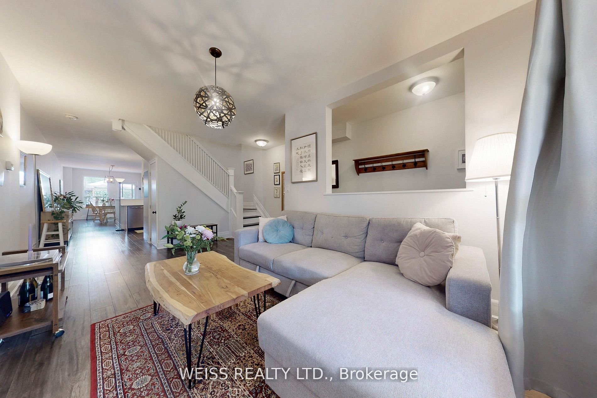 758 Richmond Street W