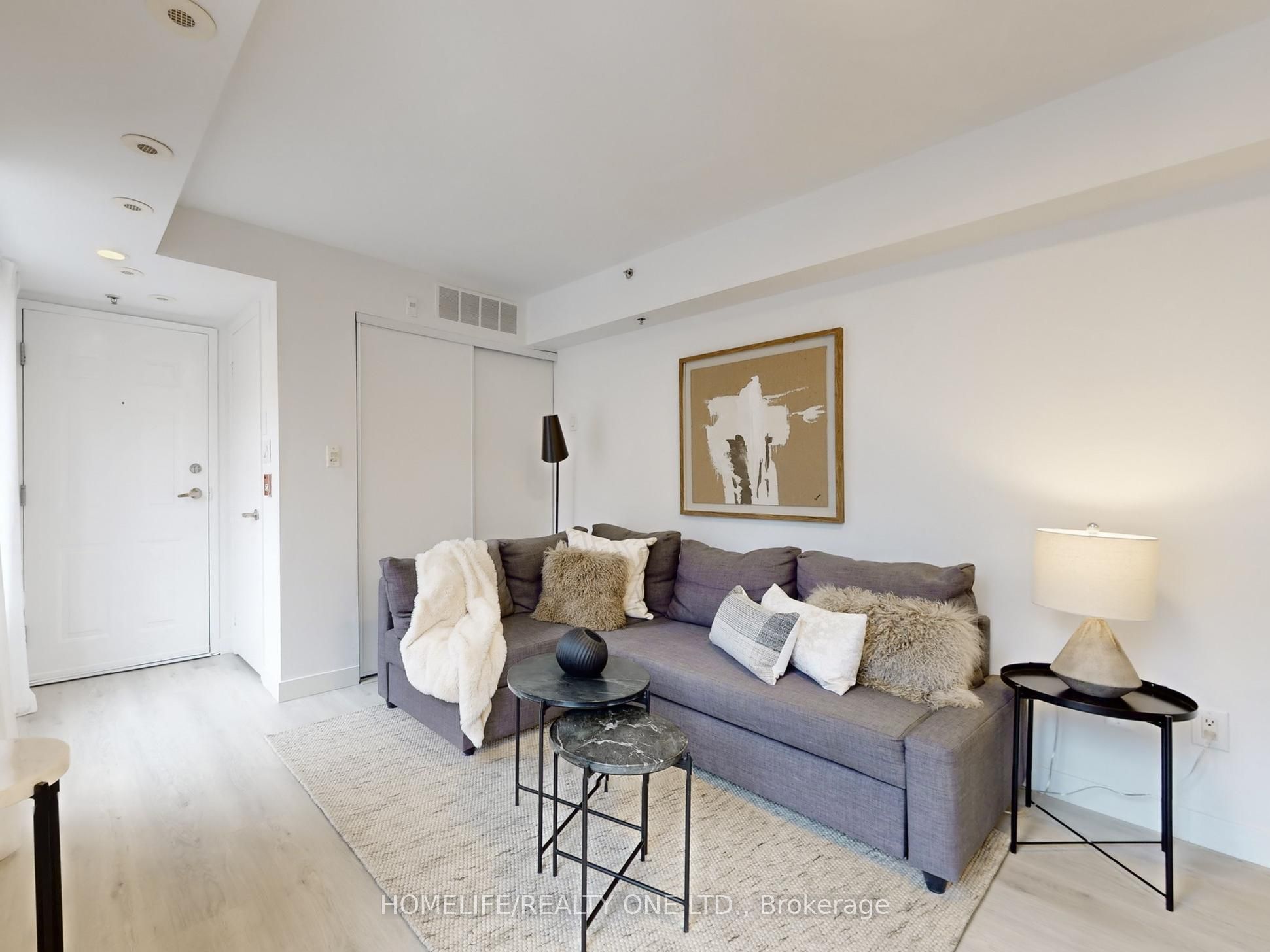 16 Laidlaw Street 901B