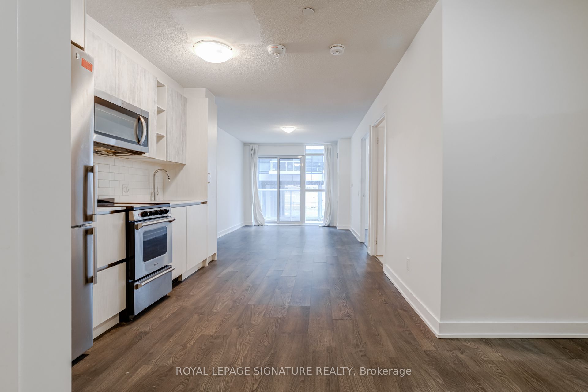 251 Manitoba Street 202